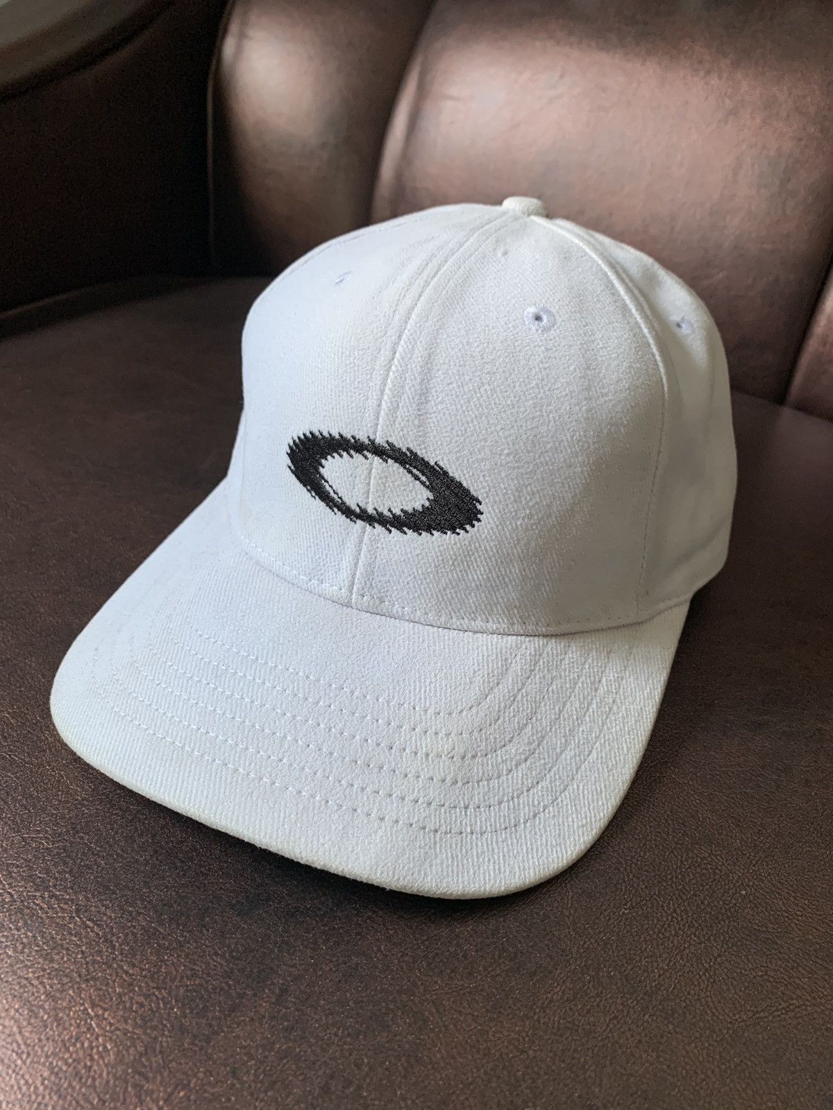Oakley 2000s Oakley Logo Hats Size ONE SIZE - 2 Thumbnail