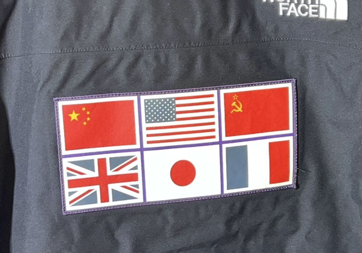 Supreme × The North Face Supreme tnf 14ss north face expedition coach flag jacket Size US M / EU 48-50 / 2 - 4 Thumbnail