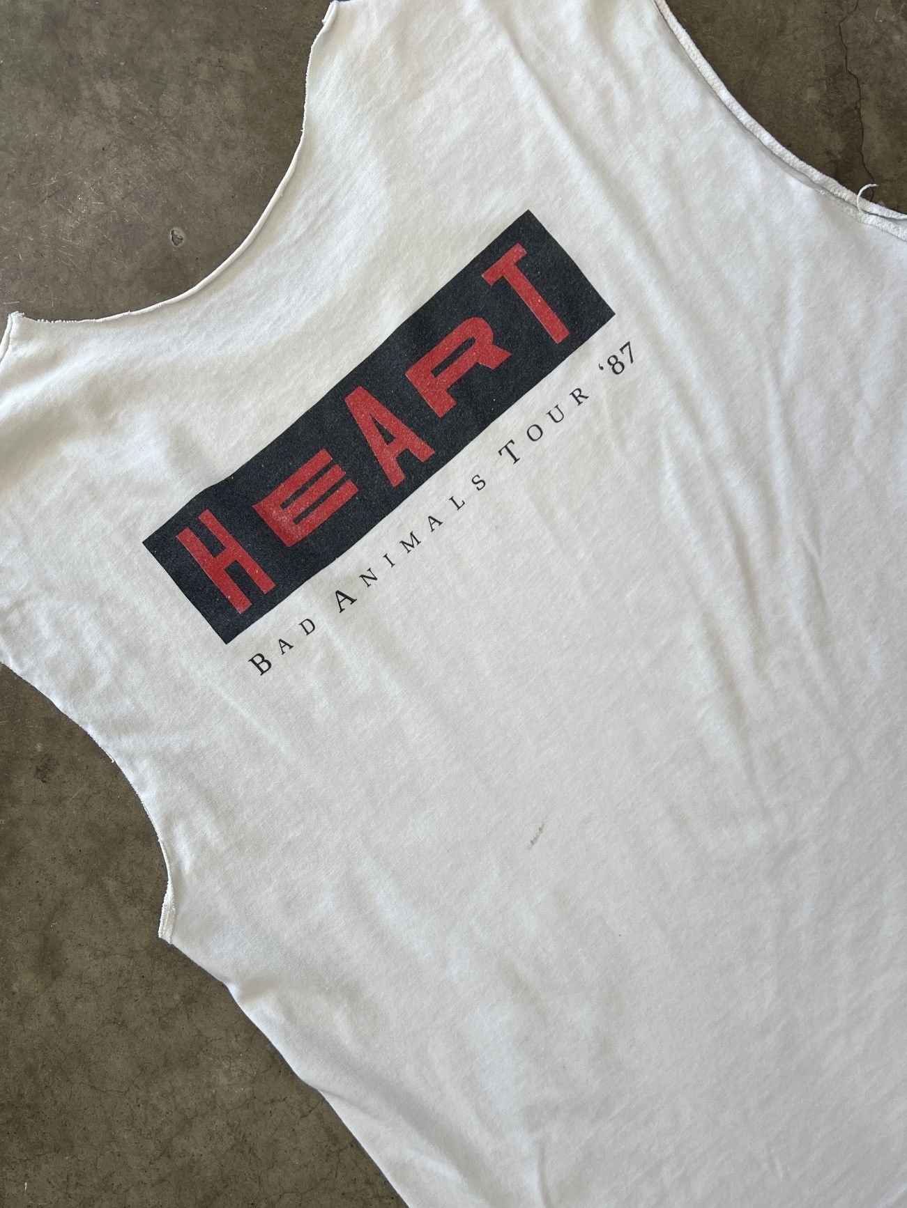 Band Tees × Vintage Vintage 1987 Single Stitch Heart Bad Animals Tour Large Size US L / EU 52-54 / 3 - 1 Thumbnail