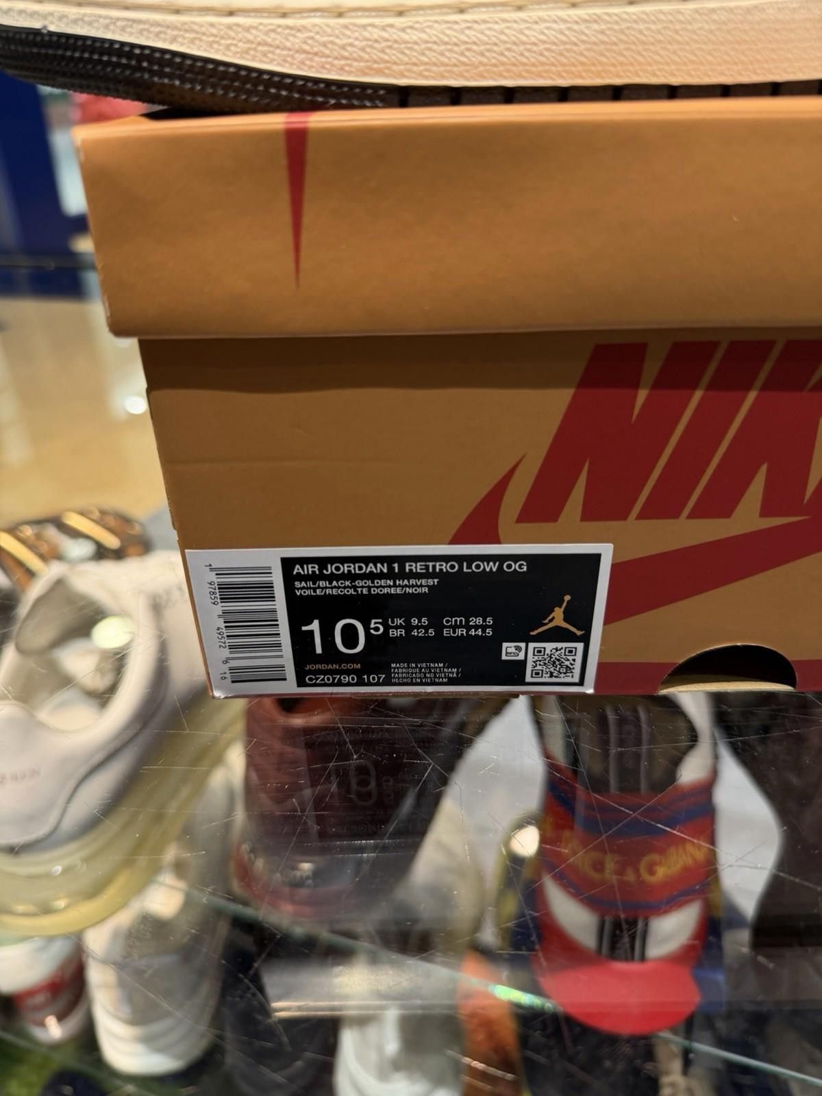 Jordan Brand Size 10.5M Air Jordan 1 Low OG Rookie of the Year CZ0790-107 Size US 10.5 / EU 43-44 - 10 Thumbnail