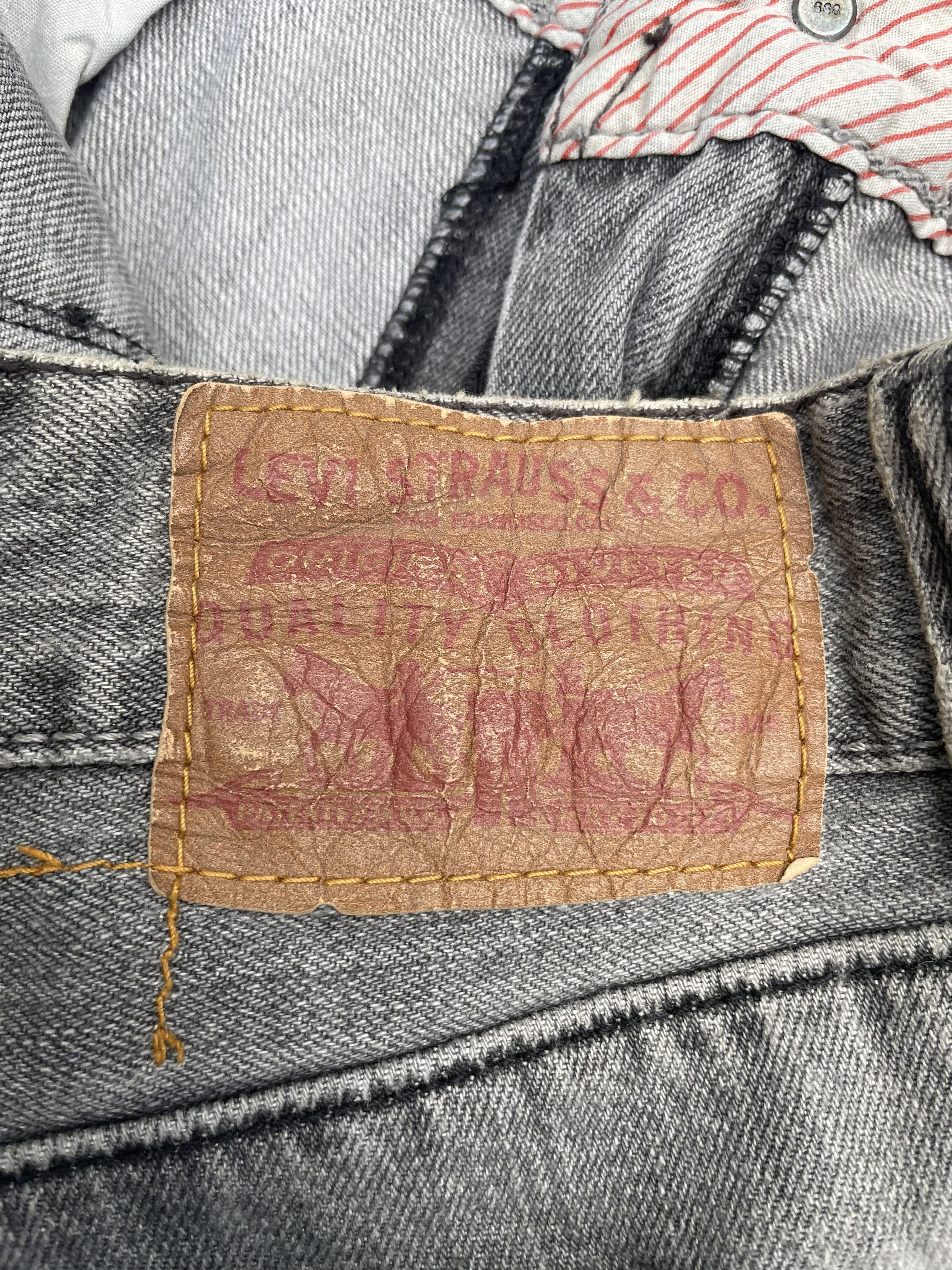 Levi's Vintage Levis 701 Faded Distresed Denim Size US 41 - 17 Thumbnail