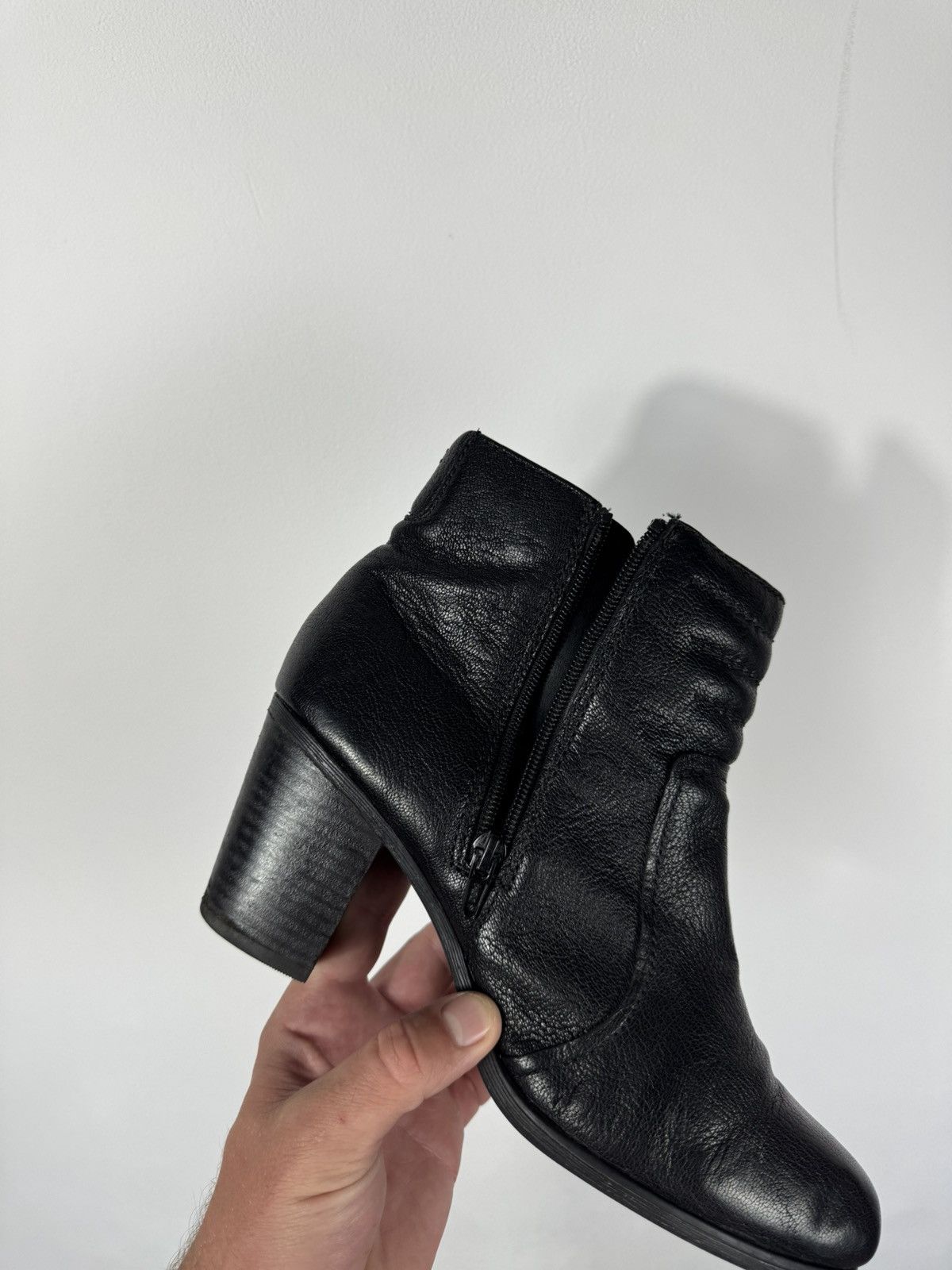 Clarks Clarks Black Leather Ankle Boots Block Heel Zip EU 40 US 9 Size US 9 / IT 39 - 14 Thumbnail