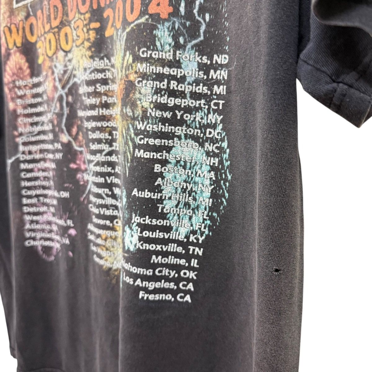 KISS Vintage Y2K Kiss World Domination Tour Thrashed Tshirt Size US L / EU 52-54 / 3 - 6 Thumbnail
