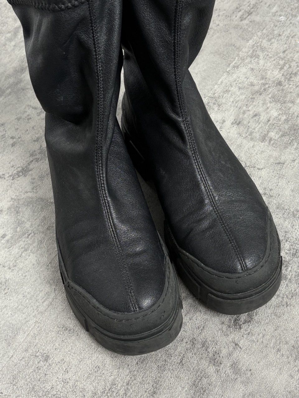 VIC MATI Vic Matie Italy Black Leather Avant Garde Round Toe Boots Size US 7 / IT 37 - 11 Thumbnail