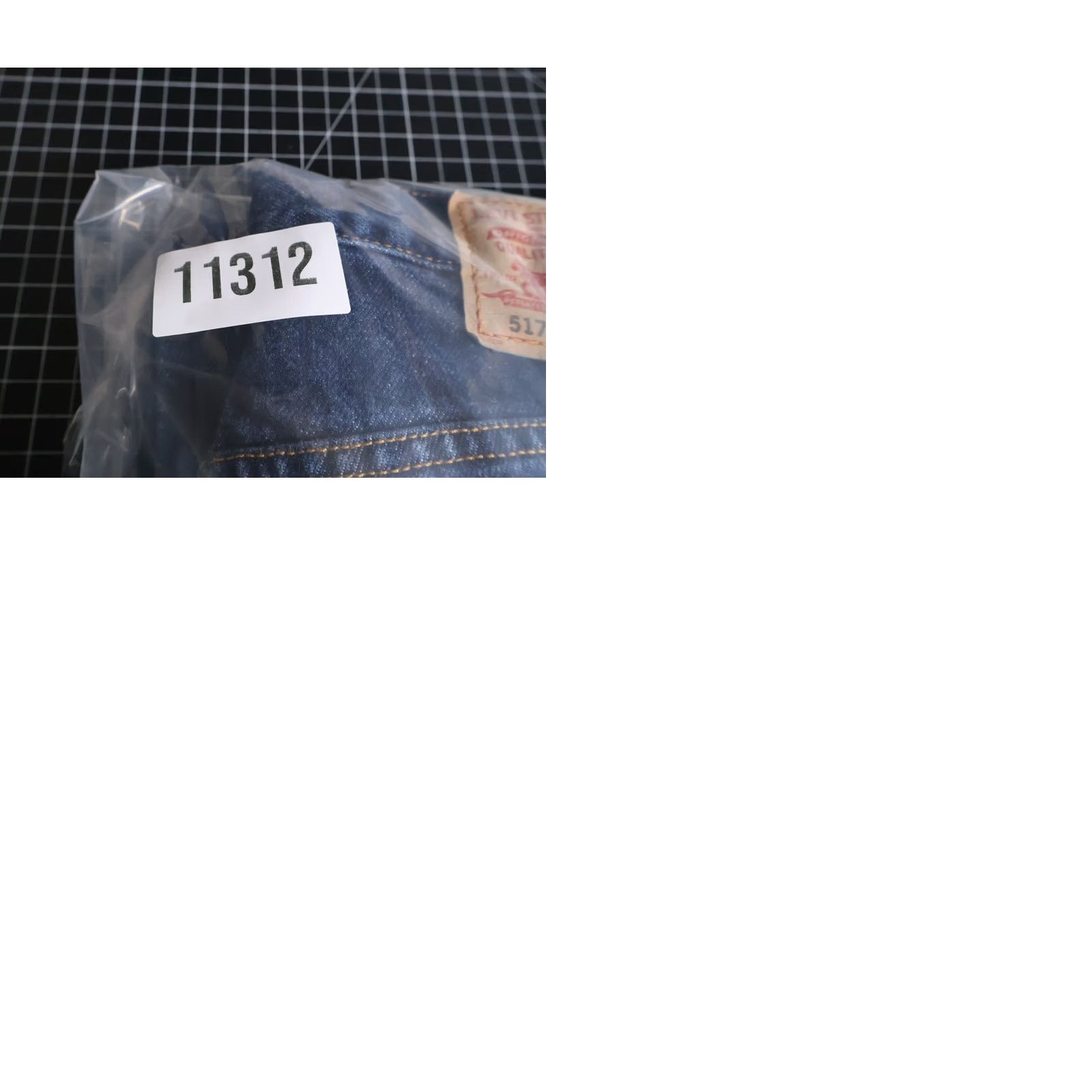 Levi's VINTAGE Levi's 517 Jeans Denim 31 x 32 Blue Bootcut 2006 Y2K Men’s Regular 5-Pocket 100% Cotton Size US 31 - 10 Thumbnail
