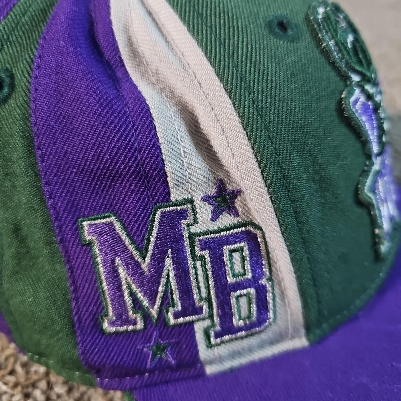 Reebok Reebok 100% Wool Vintage Milwaukee Bucks Fitted Hat 6 7/8 Size ONE SIZE - 4 Thumbnail