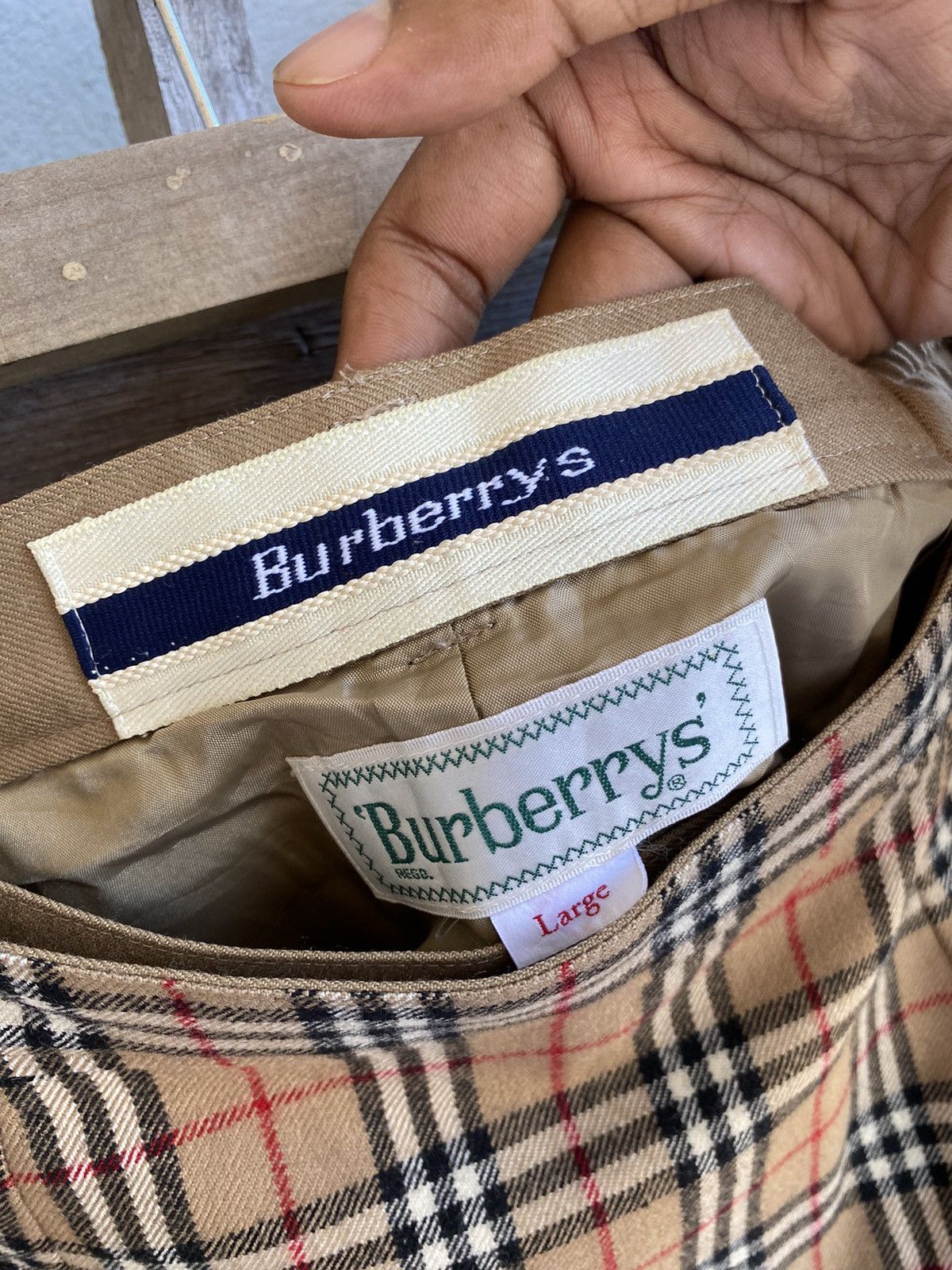 Burberry × Vintage Vintage Burberry Nova Check Short Pants Size 27" / US 4 / IT 40 - 6 Thumbnail