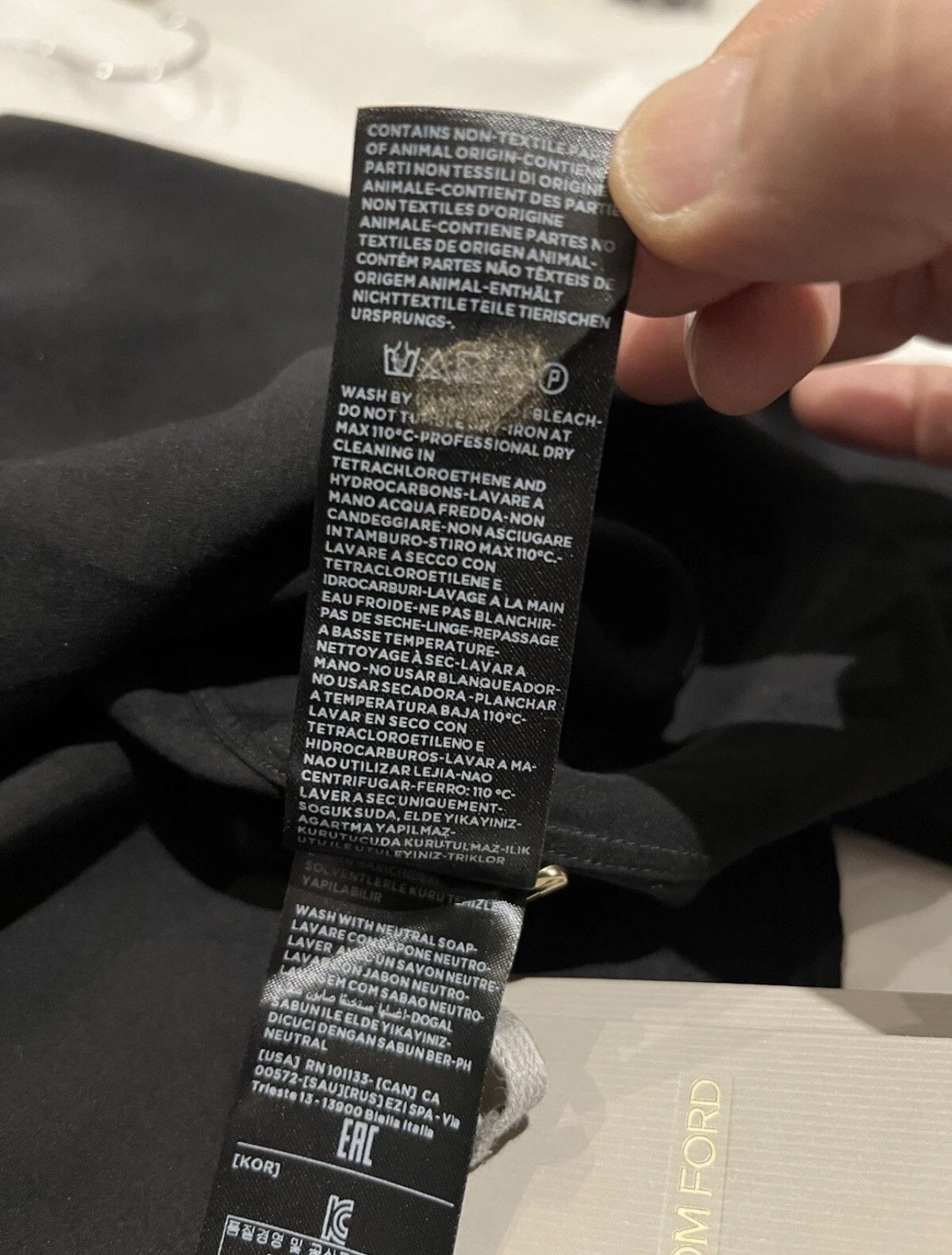 Tom Ford TOM FORD Black Dress tuxedo Shirt 17/5 44 Silk Lyocell Size US L / EU 52-54 / 3 - 9 Thumbnail