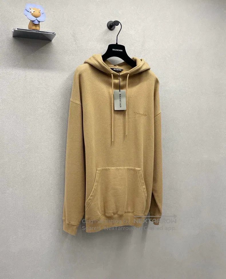 Balenciaga Balenciaga Camel Hoodie Size US S / EU 44-46 / 1 - 3 Thumbnail