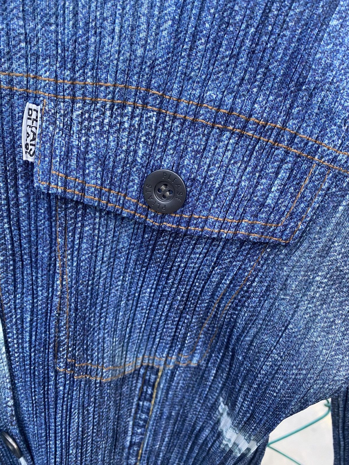 Pleats Please Issey Miyake PLEATS PLEASE Denim Transfer Printed Hem Cutting Jacket Size M / US 6-8 / IT 42-44 - 7 Thumbnail
