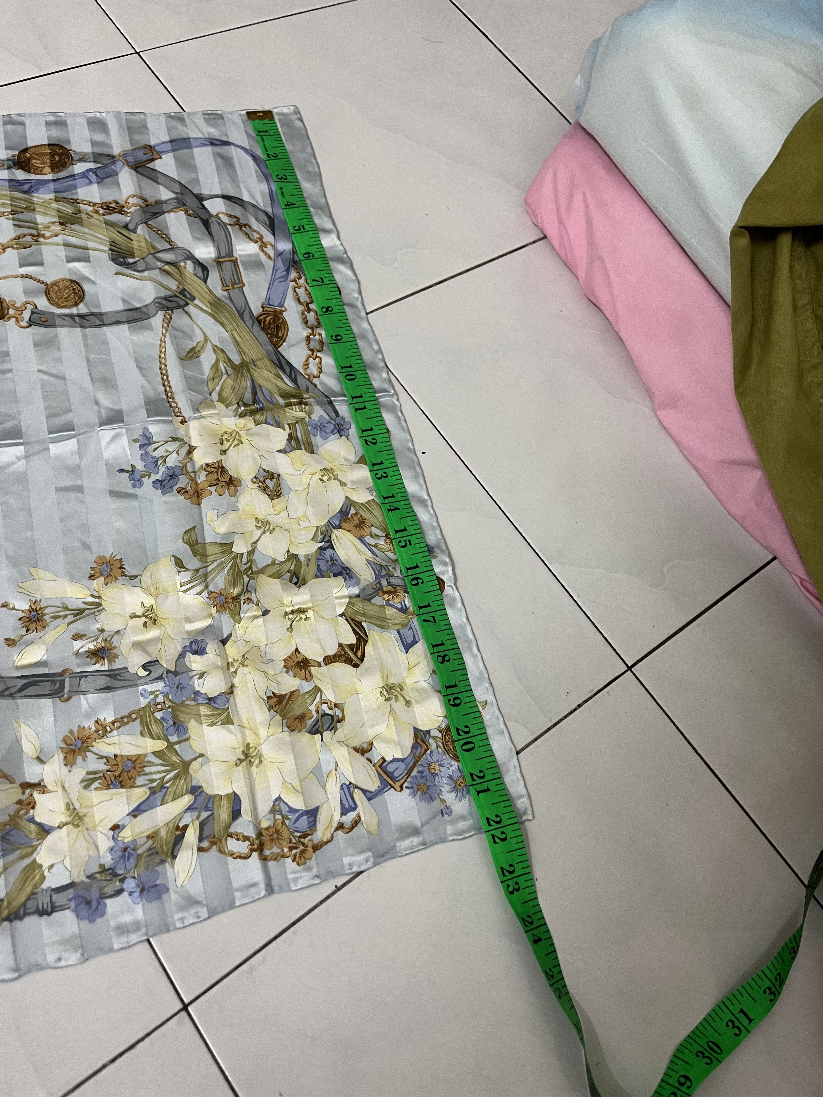 Burberry Burberry Printed Scarf new with Tag Size ONE SIZE - 8 Thumbnail
