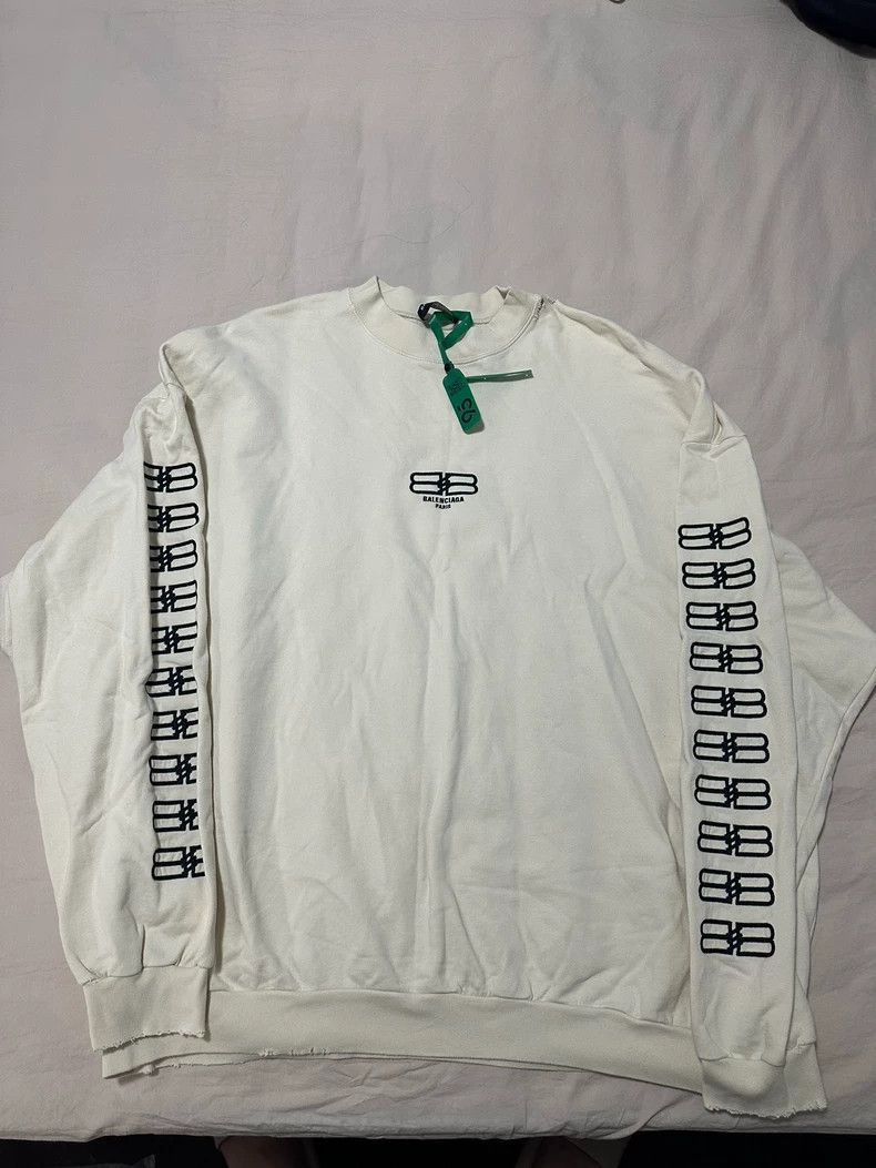 Balenciaga Balenciaga FW22 Logo Embroidered Sweatshirt Size US M / EU 48-50 / 2 - 1 Thumbnail