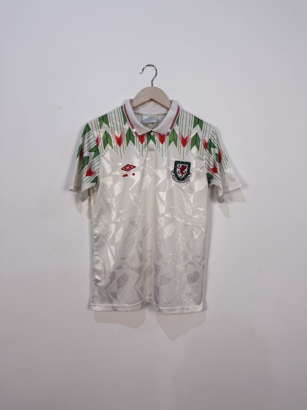 Umbro Umbro Wales 1990/1992 Vintage Away Soccer Jersey Size US S / EU 44-46 / 1 - 1 Thumbnail