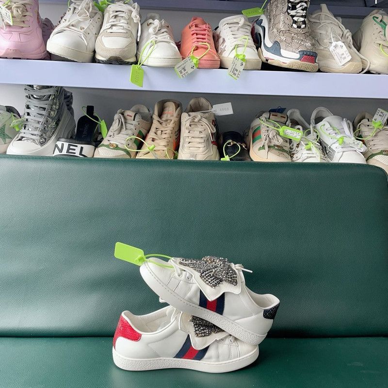 Gucci Gucci Ace Low Top Sneakers with Crystal Bow Size US 5 / IT 35 - 8 Thumbnail