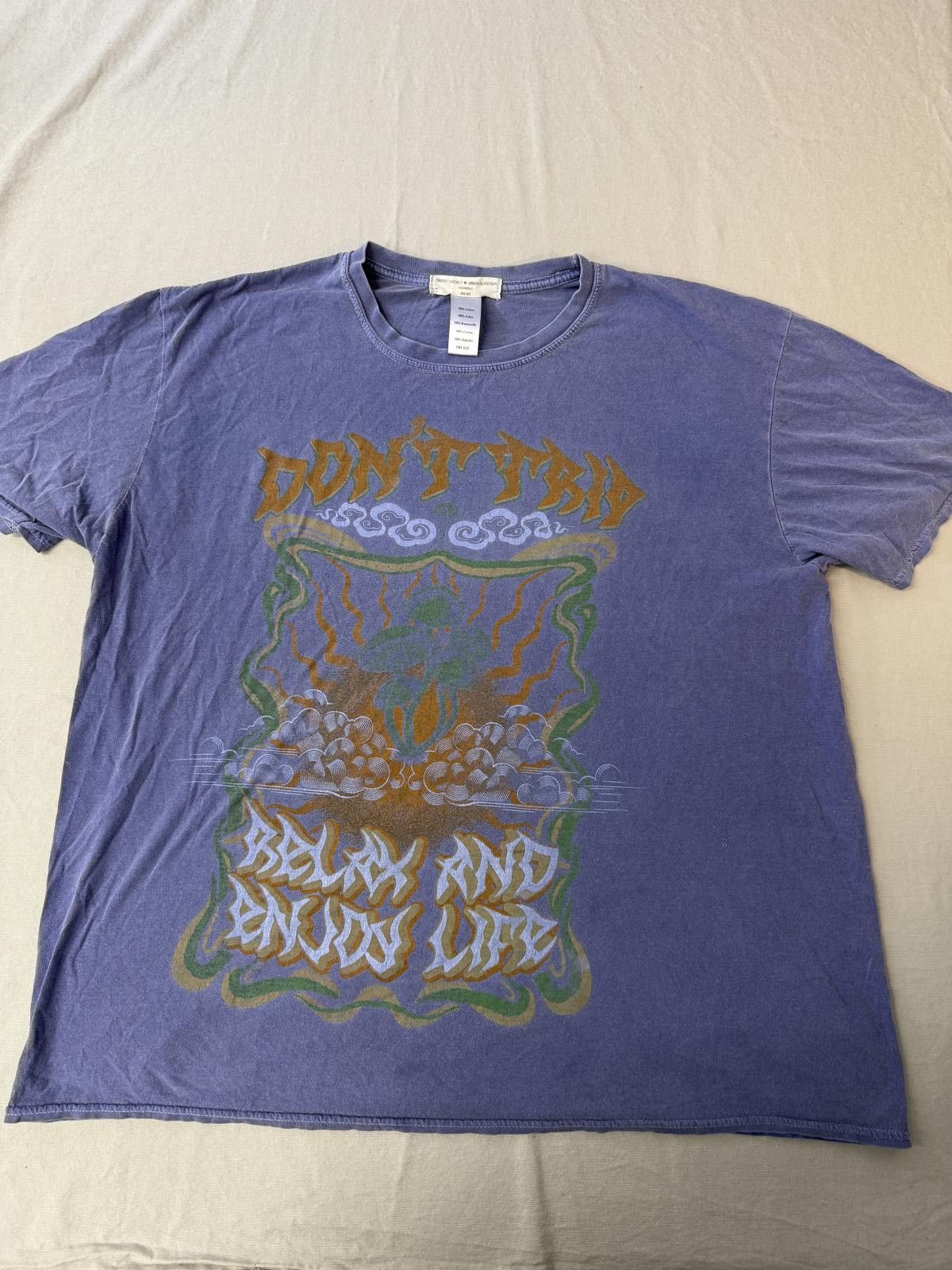 Designer Don't Trip T-shirt Urban Outfitters Project Social T Tee OS Size US M / EU 48-50 / 2 - 1 Thumbnail