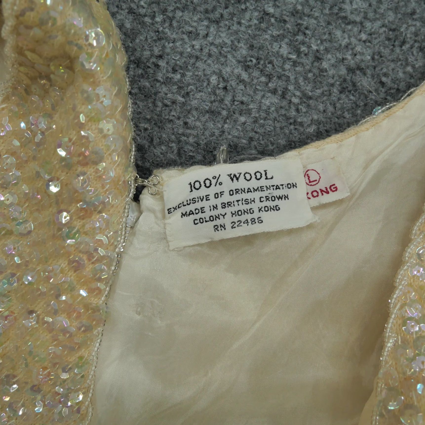 Vintage VINTAGE Beaded Top Womens L Tan Beige Wool Sleeveless Cocktail 60s 70s Beaded Top Womens L Tan Beige Wool Sleeveless Cocktail 60s 70s Size L / US 10 / IT 46 - 5 Thumbnail