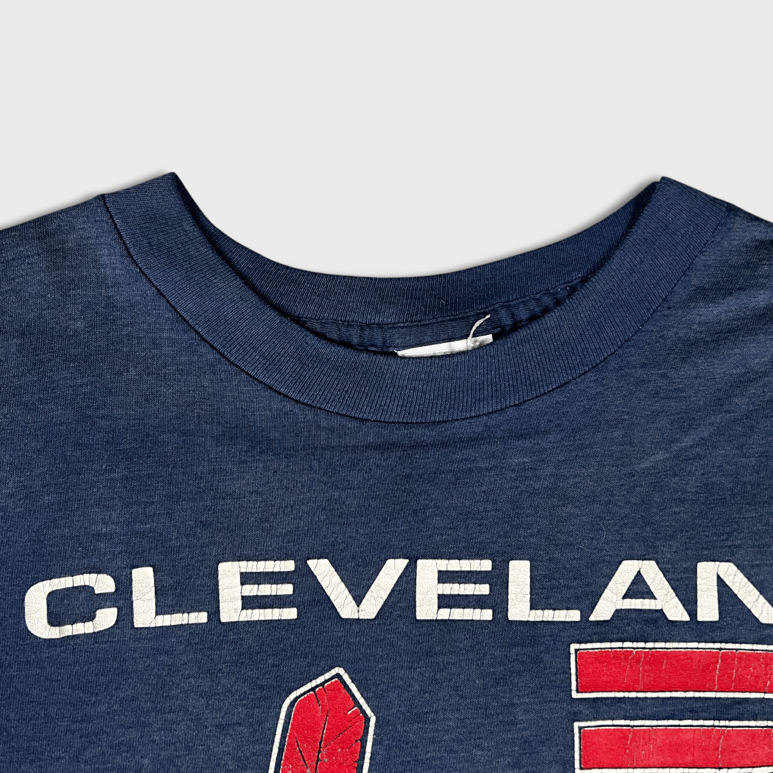MLB VTG 1990 Cleveland Indians T Shirt Single Stitch Sun Faded Size US XL / EU 56 / 4 - 2 Thumbnail