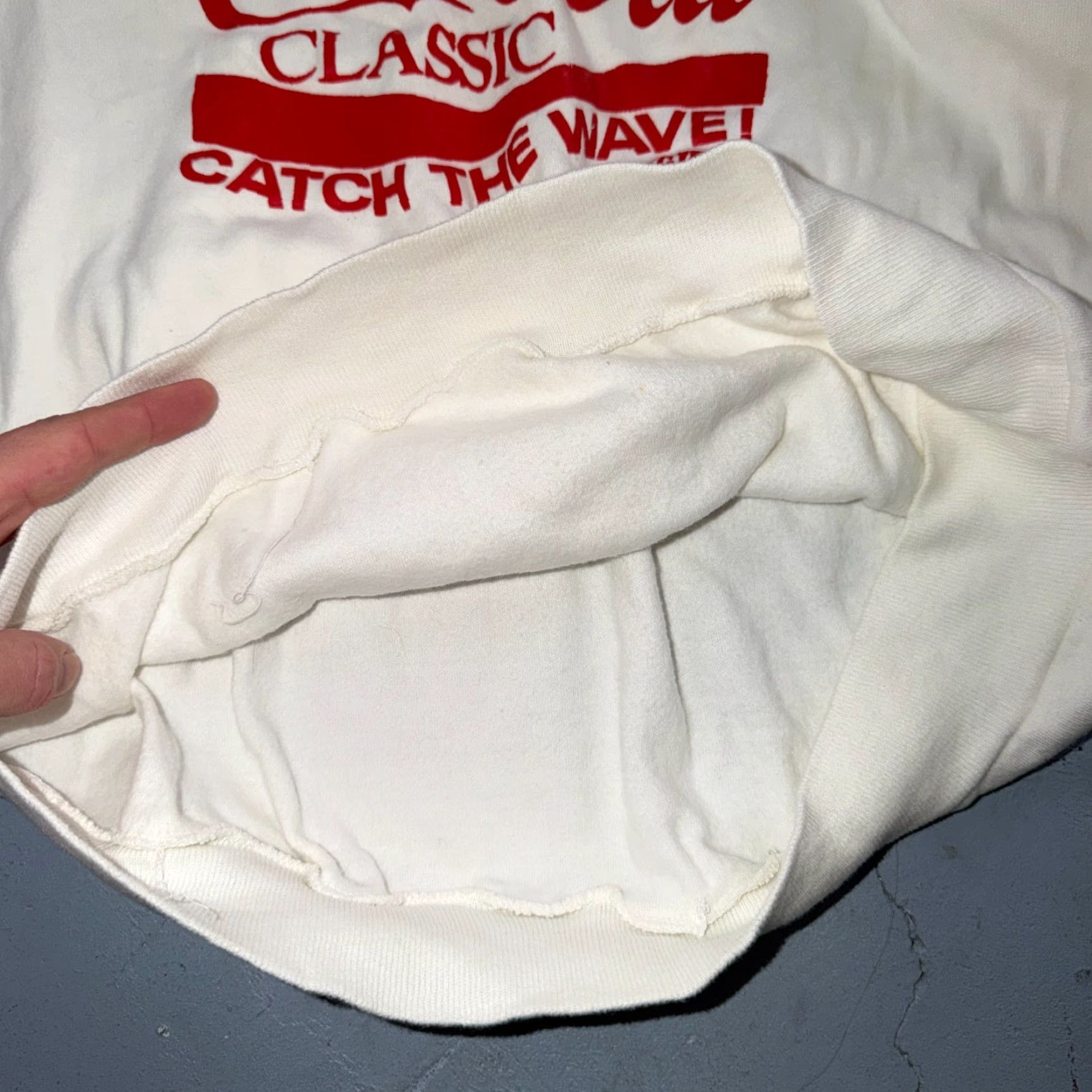 Vintage VINTAGE Coca-Cola Sweatshirt Crewneck Men L White 80s USA Graphic Print Pullover Size US L / EU 52-54 / 3 - 7 Thumbnail