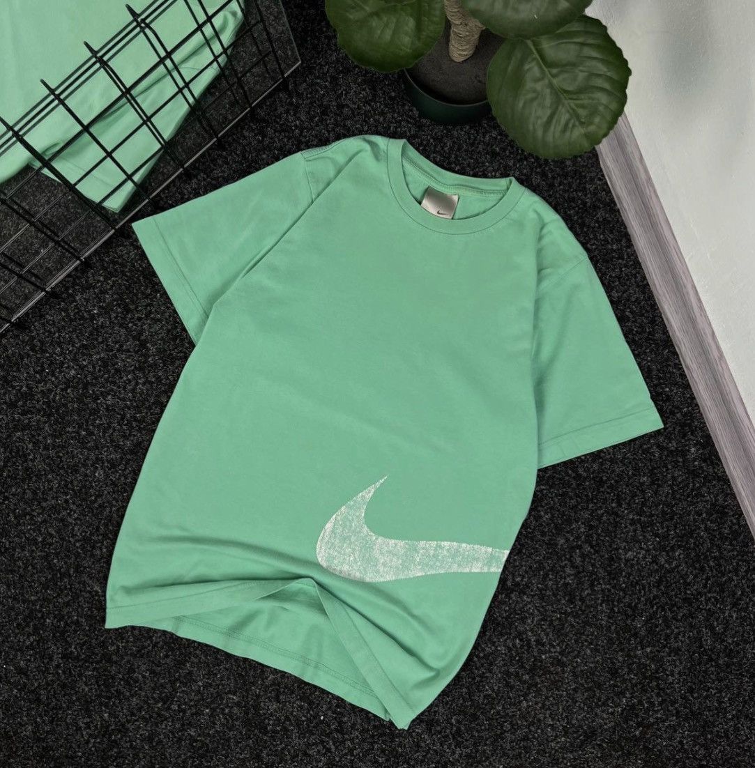 Nike Nike vintage t-shirt big swoosh 90s tee techwear drill Size US S / EU 44-46 / 1 - 1 Thumbnail