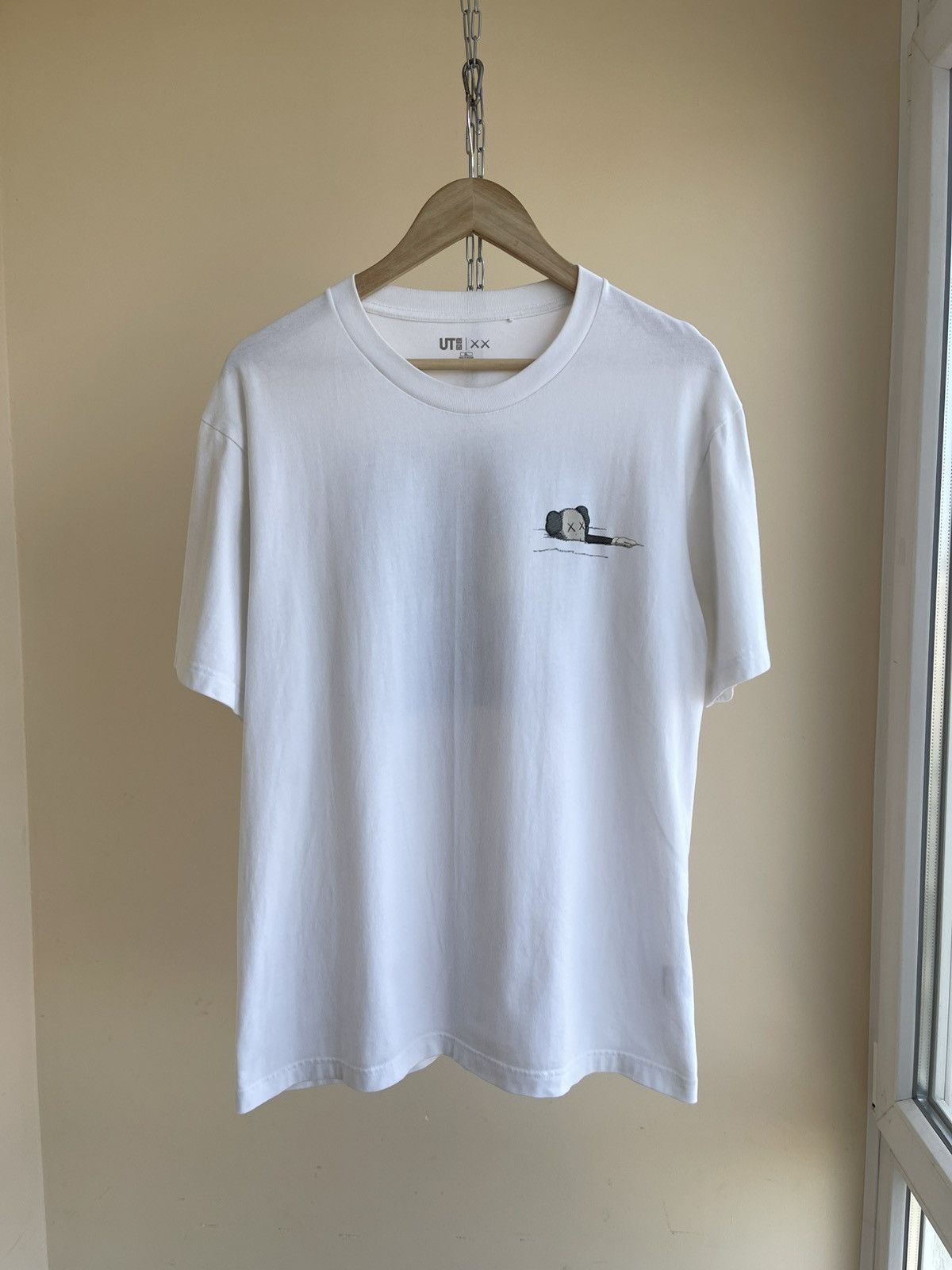 Kaws × Uniqlo Tide Swimming Artbook Cover Companion Graphic Print T-Shirt Size US XL / EU 56 / 4 - 2 Thumbnail