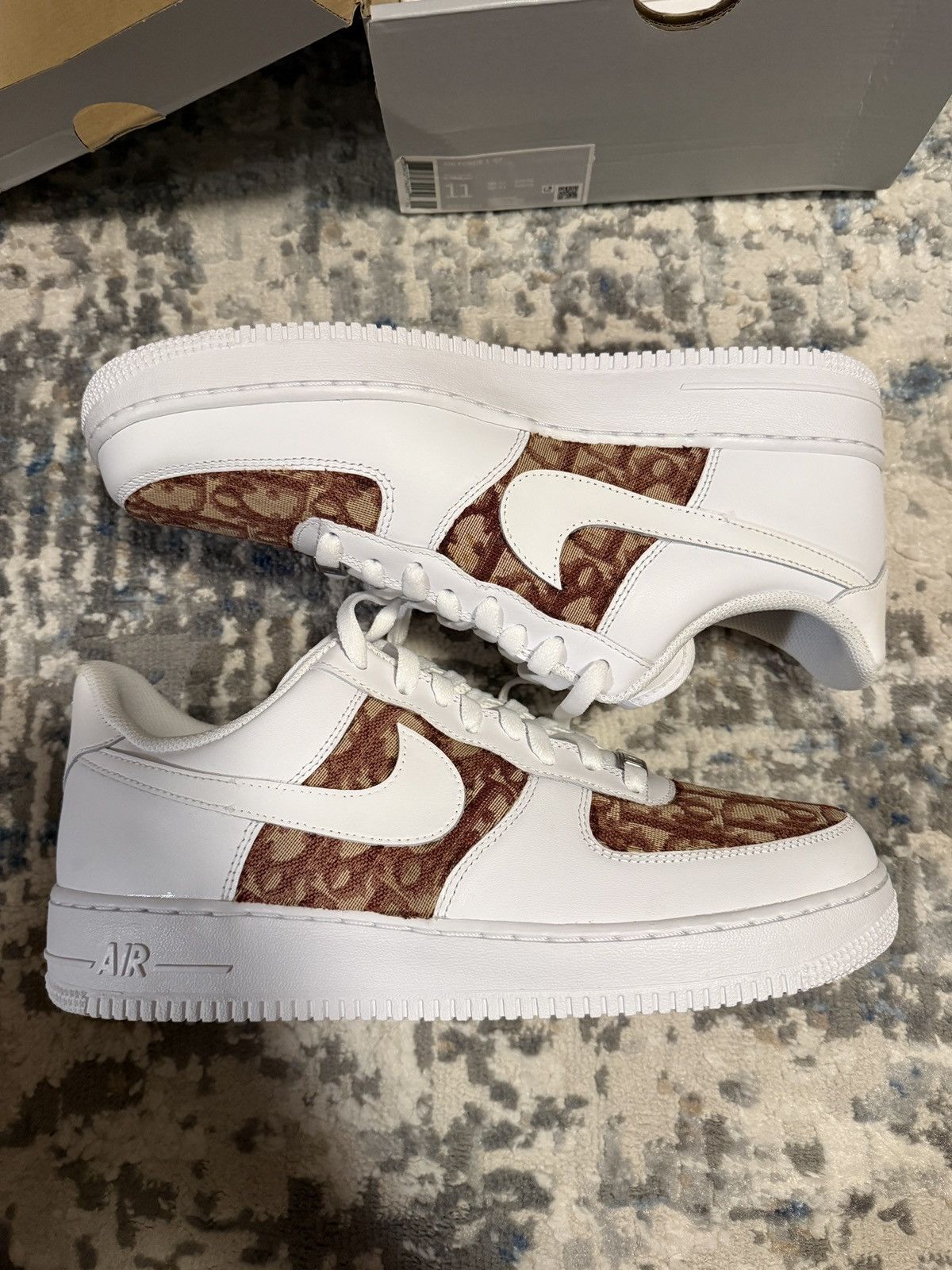 Nike Nike Air Force 1 Size US 11 / EU 44 - 2 Thumbnail