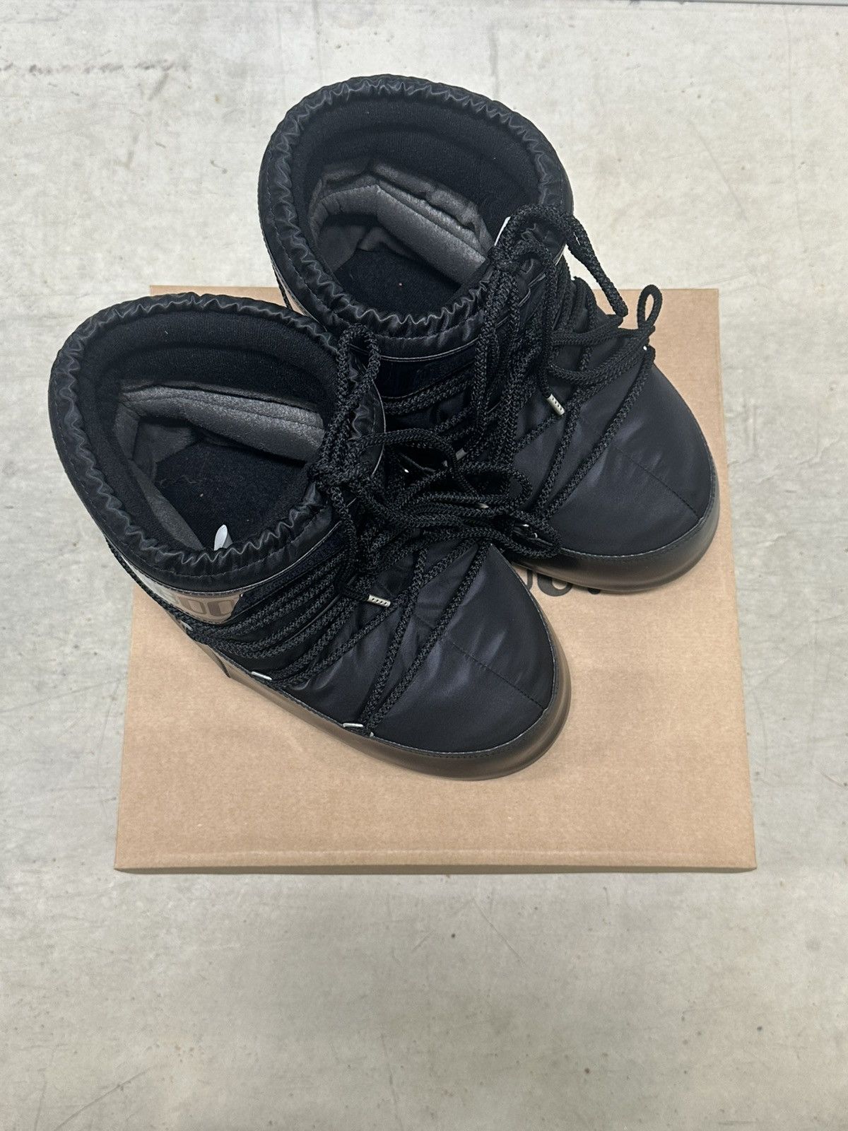 Moon Boot Moon Boot MB Icon Low Glance Black Size US 8.5 / EU 41-42 - 5 Thumbnail