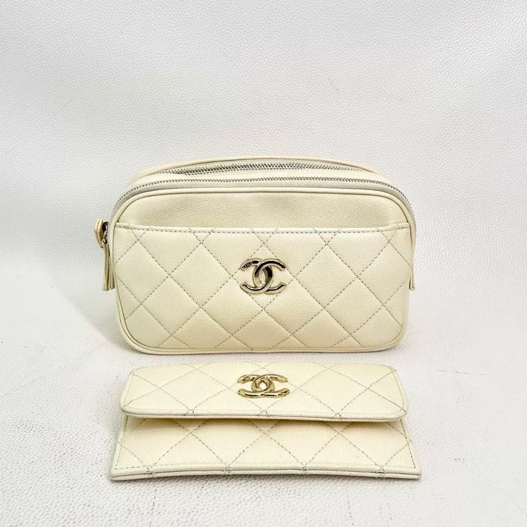 Chanel Pre-loved Bag Very good condition Size ONE SIZE - 1 Thumbnail