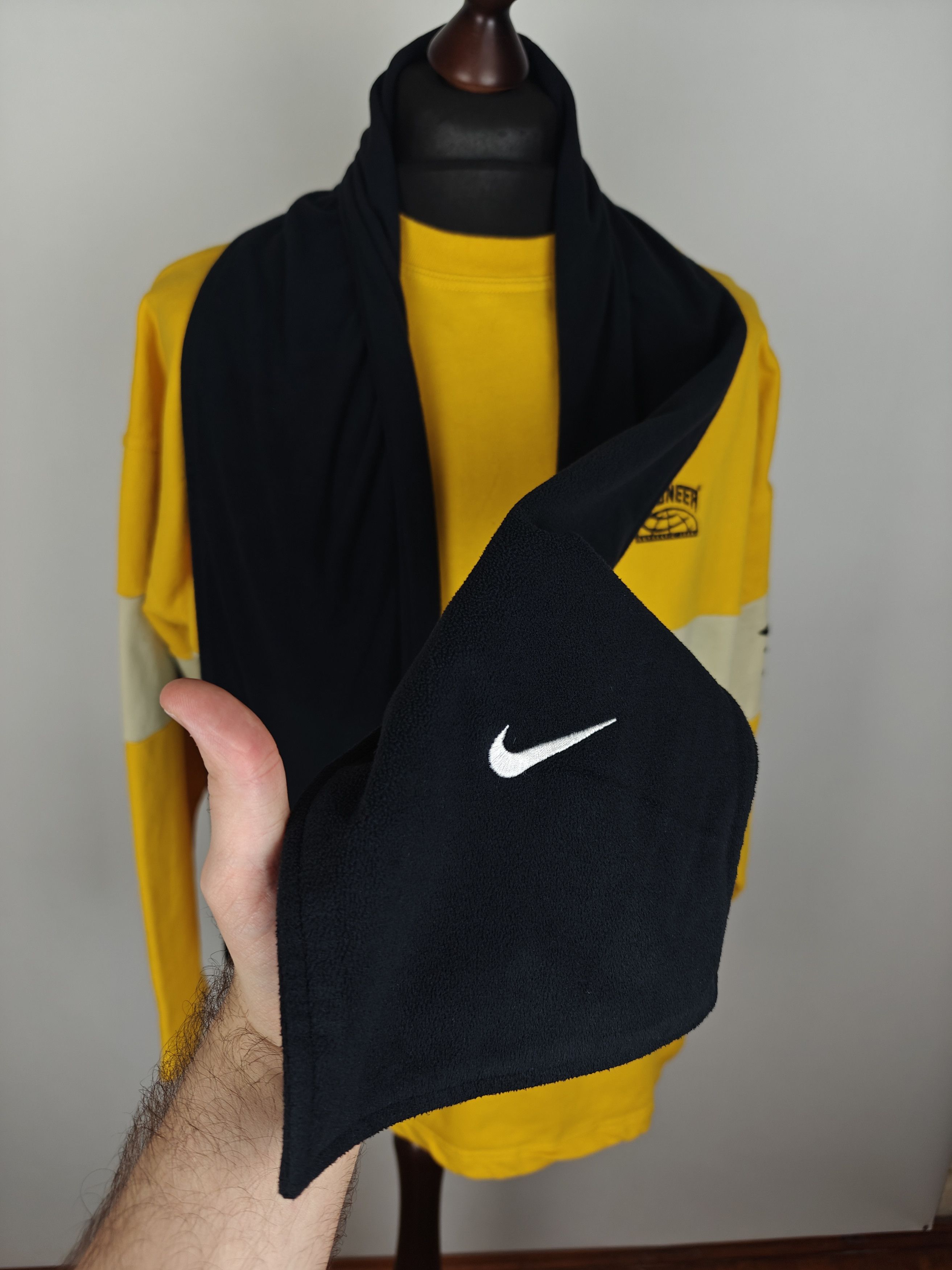 Nike Nike Vintage Fleece Scarf Black Swoosh Logo Size ONE SIZE - 3 Thumbnail