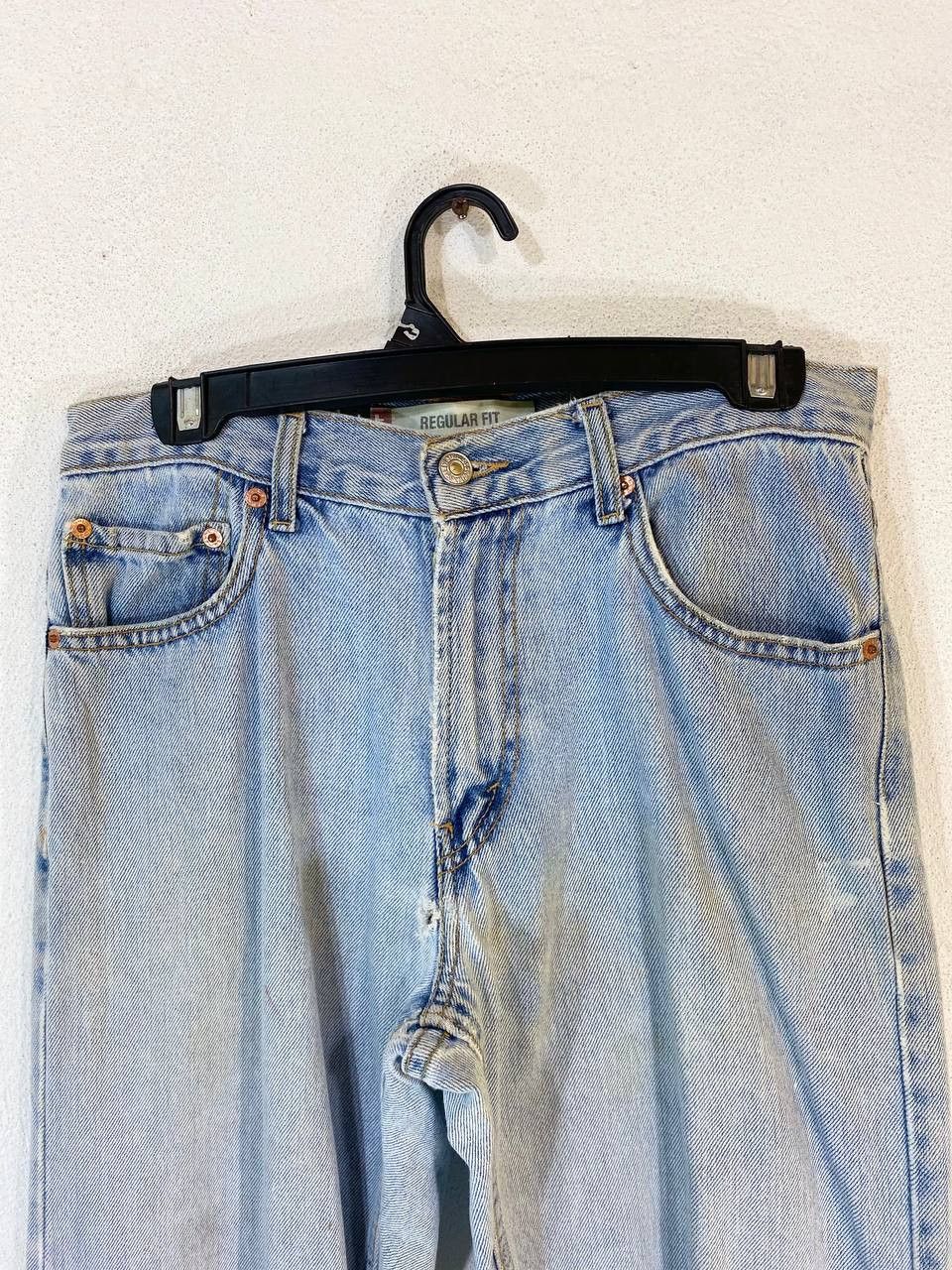 Levi's vintage levis 505 lightwash regular fit distressed denim Size US 32 / EU 48 - 9 Thumbnail