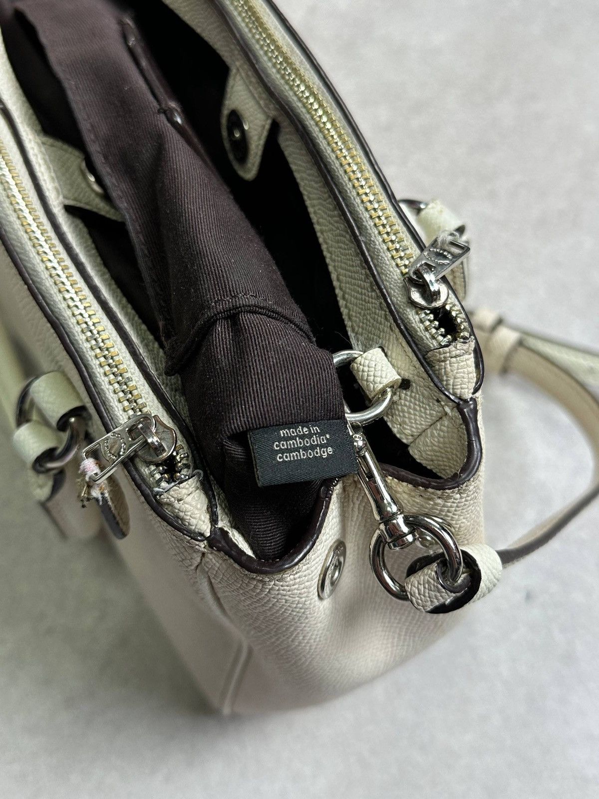Coach Coach White Leather Shoulder Bag Size ONE SIZE - 14 Thumbnail
