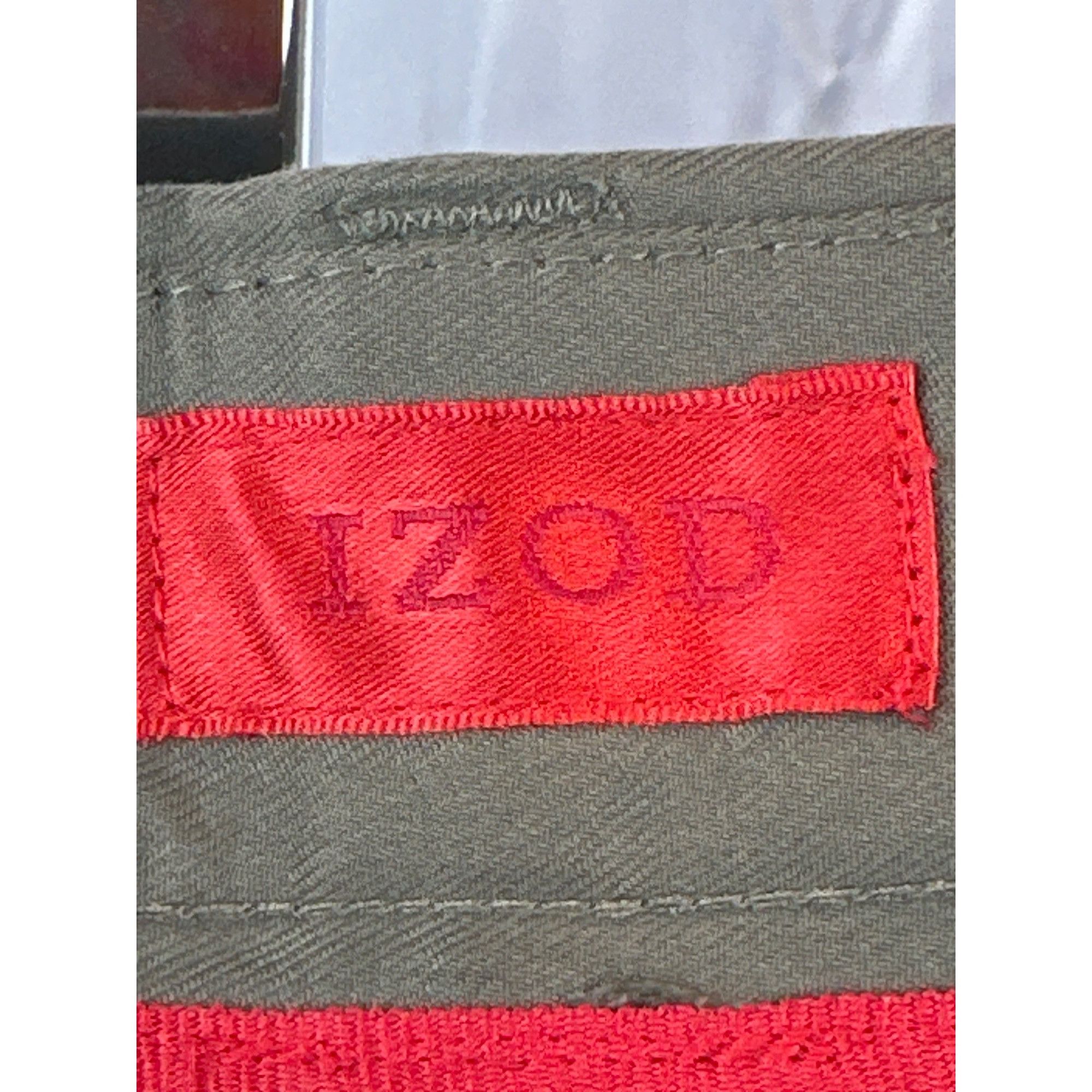 Izod Izod Mens Olive Green Flat-Front Polyester Shorts Size 36 Size US 36 / EU 52 - 2 Thumbnail