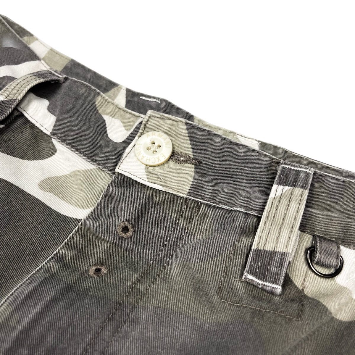 Armani Exchange Armani Exchange Camo Military Cargo Shorts Size US 32 / EU 48 - 6 Thumbnail