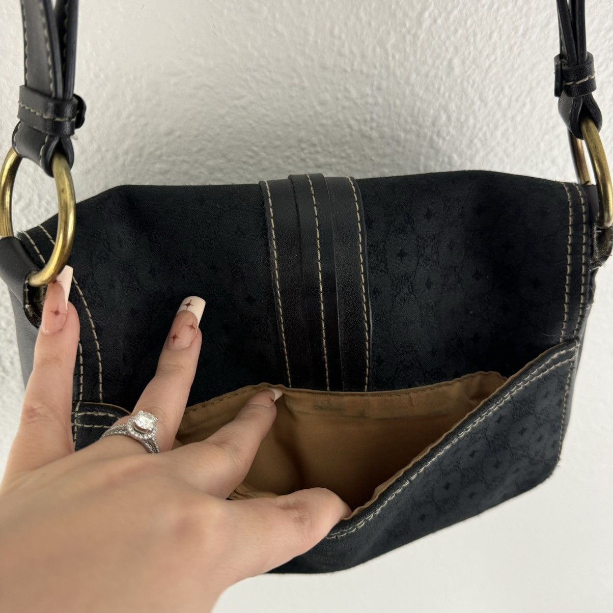 Other LIZ CLAIBORNE 90s Black Faux Leather Fabric Shoulder Bag Size ONE SIZE - 8 Thumbnail