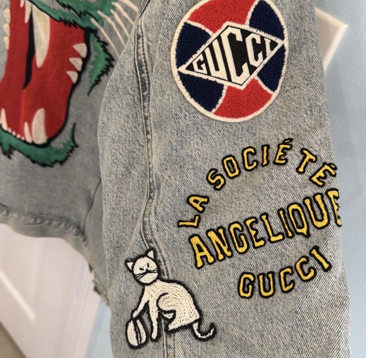Gucci Gucci Embroidered Tiger Patch Shearling Denim Jacket Size 50 Size US M / EU 48-50 / 2 - 7 Thumbnail