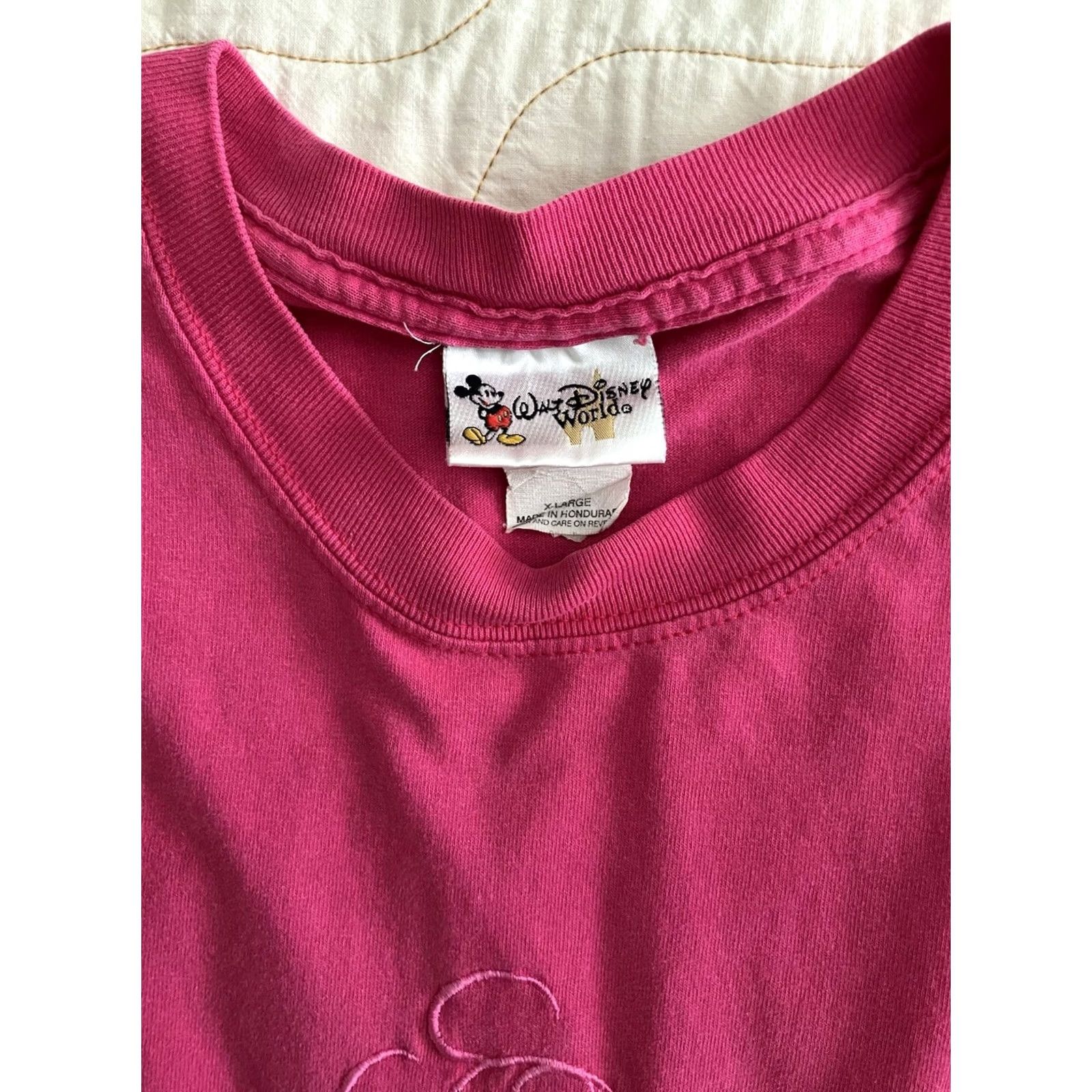 Disney VINTAGE Walt Disney World Mickey Mouse Embroidered Tee T Shirt Hot Pink XL 1990s Unisex Size US XL / EU 56 / 4 - 4 Thumbnail