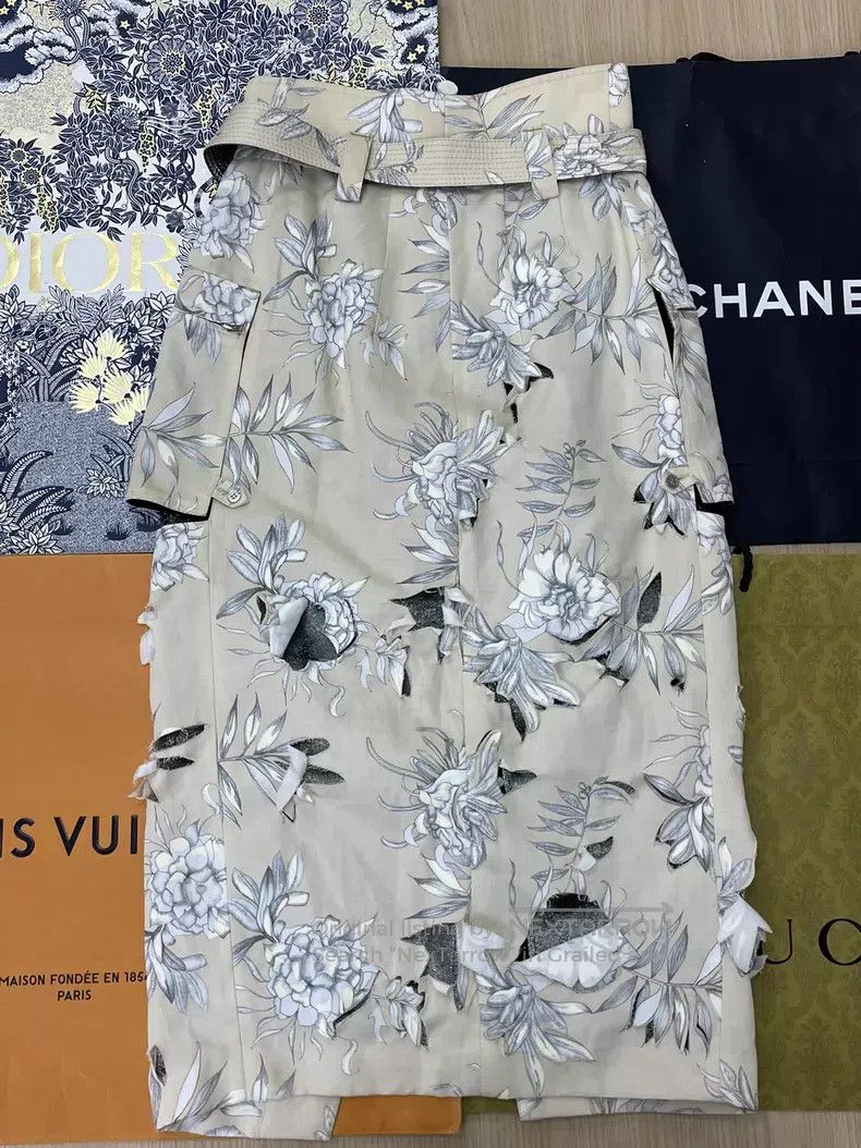 Maison Margiela Maison Margiela Khaki flower printed hole skirt Size 26" / US 2 / IT 38 - 3 Thumbnail
