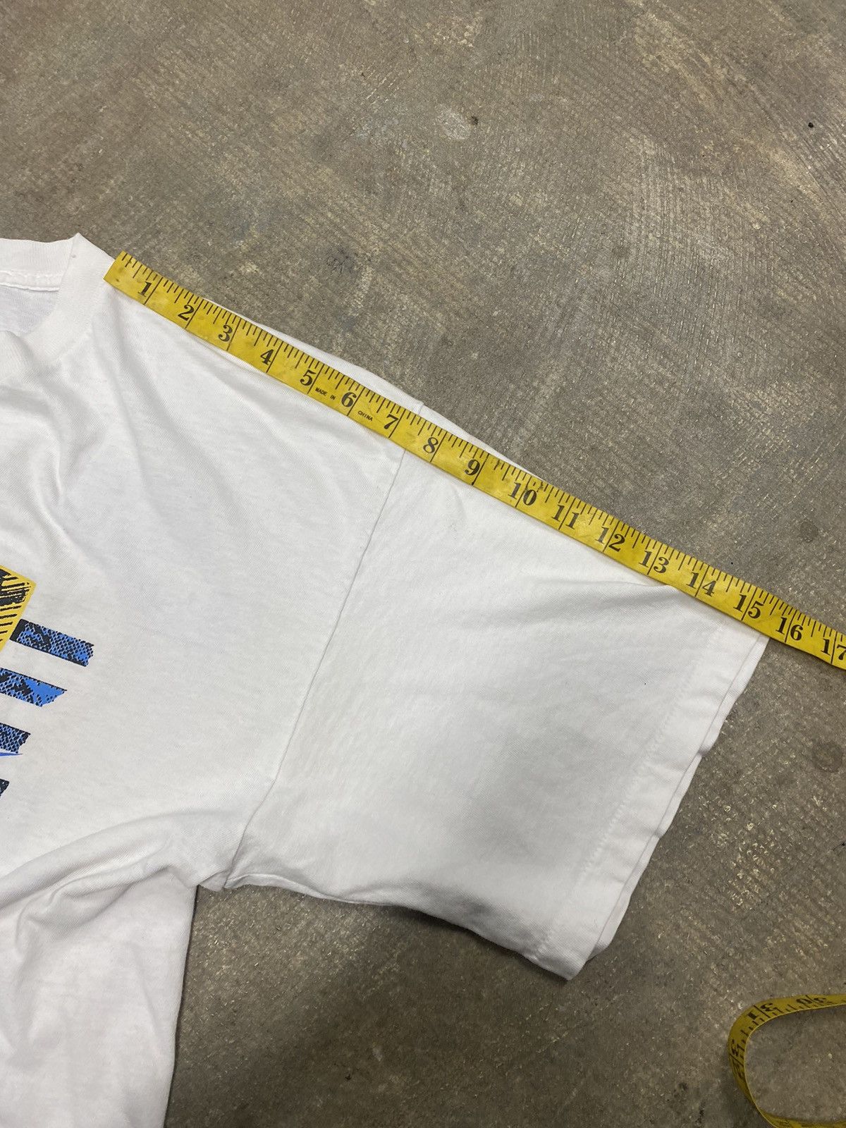 Nike × Vintage Vintage 90’s Nike Sportswear Cropped Graphic T-Shirt Size US L / EU 52-54 / 3 - 19 Thumbnail