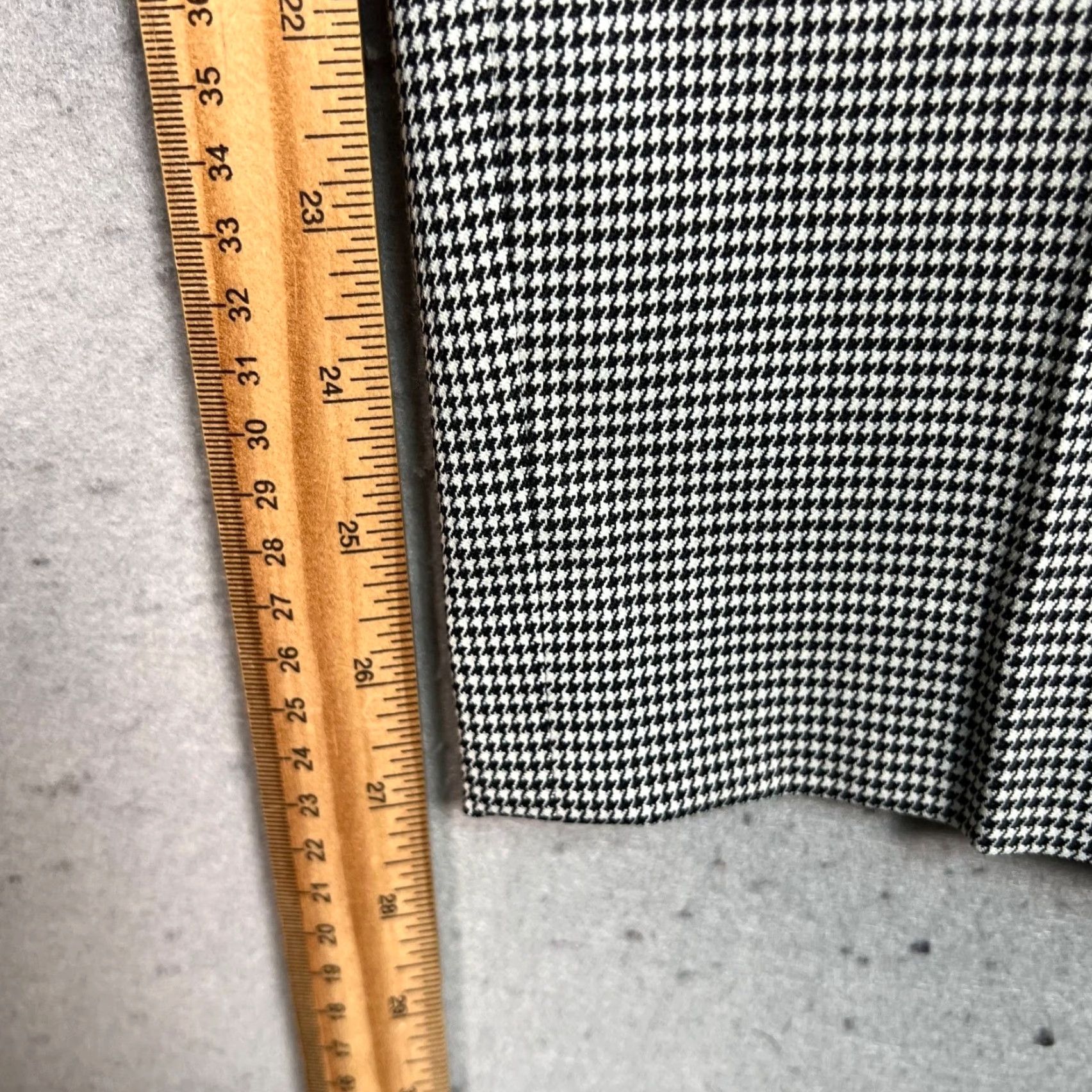 Theory VINTAGE Theory Pants Womens 2 Houndstooth Slim Leg Tapered Wool Virgin Wool Blend Gray Dress Pants Womens Size 26" / US 2 / IT 38 - 7 Thumbnail