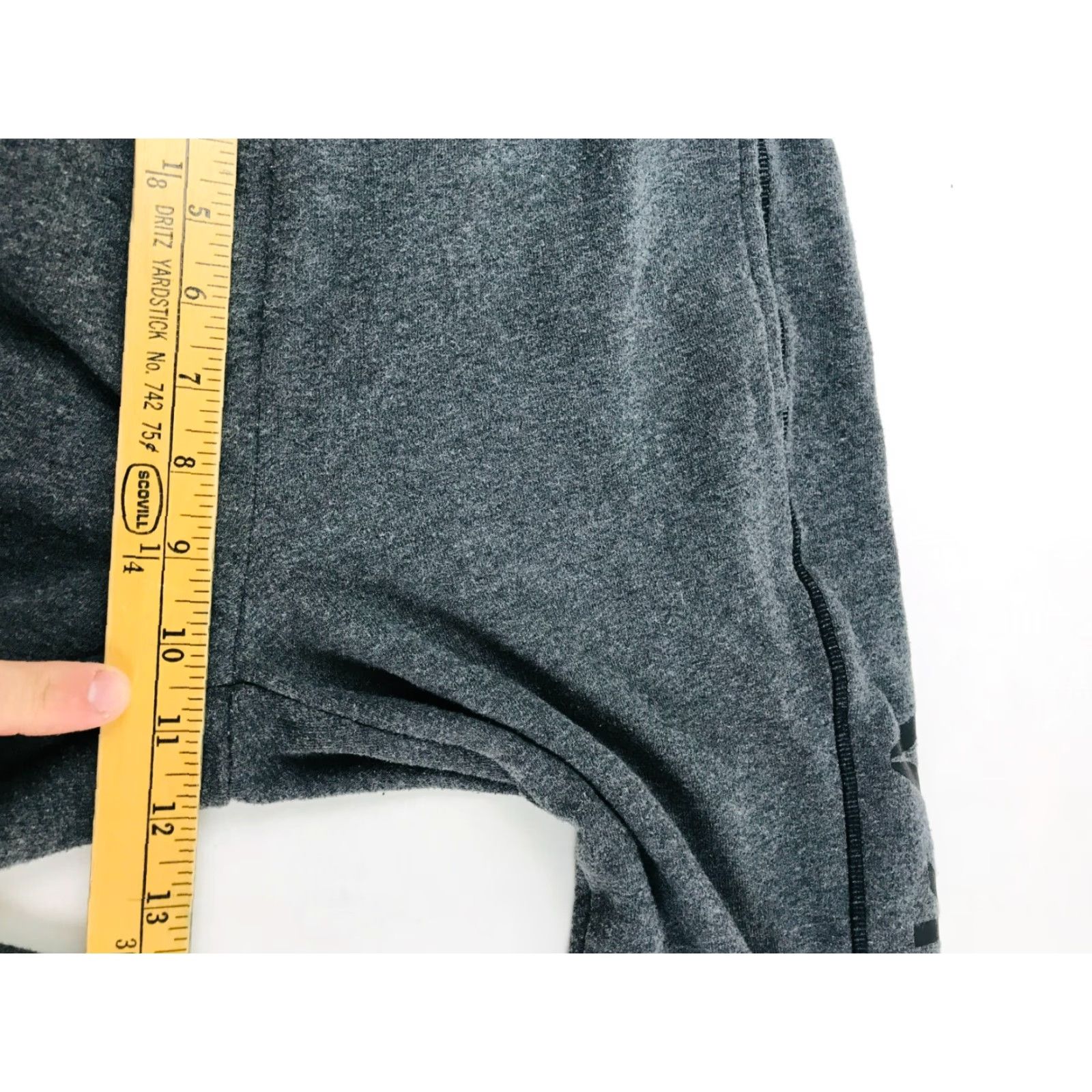 Reebok Reebok Pants, Men's Size Small, Gray, Activewear, Sweatpants, Regular, Inseam 27 in, Flat Front, Pocket, Casual, Travel, Men, Size S Size US 29 - 7 Thumbnail