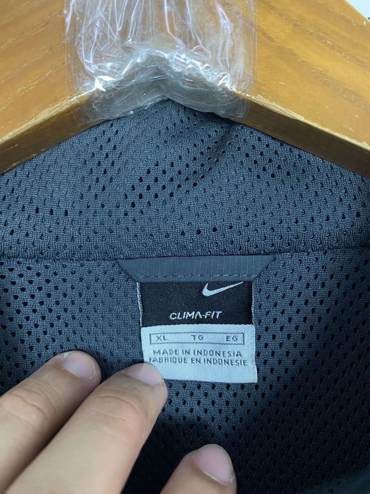Nike Vtg Nike Total 90 Manchester United Vodafone Warm Up Jacket Size US L / EU 52-54 / 3 - 11 Thumbnail