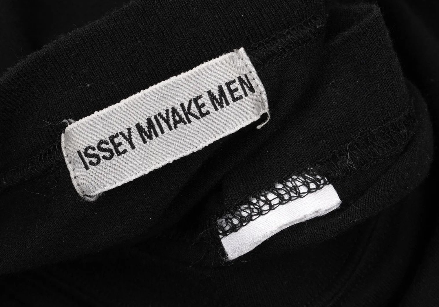 Issey Miyake Basic Cotton Short-Sleeve T-Shirt in Black, Size L Size US L / EU 52-54 / 3 - 12 Thumbnail
