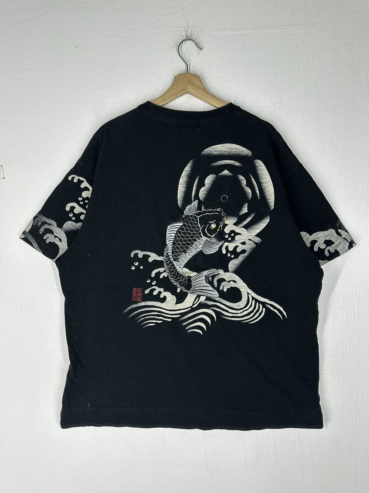 Japanese Brand Vintage Embroidery Koi Fish Japanese Style Shirt Tee Size US XL / EU 56 / 4 - 1 Thumbnail
