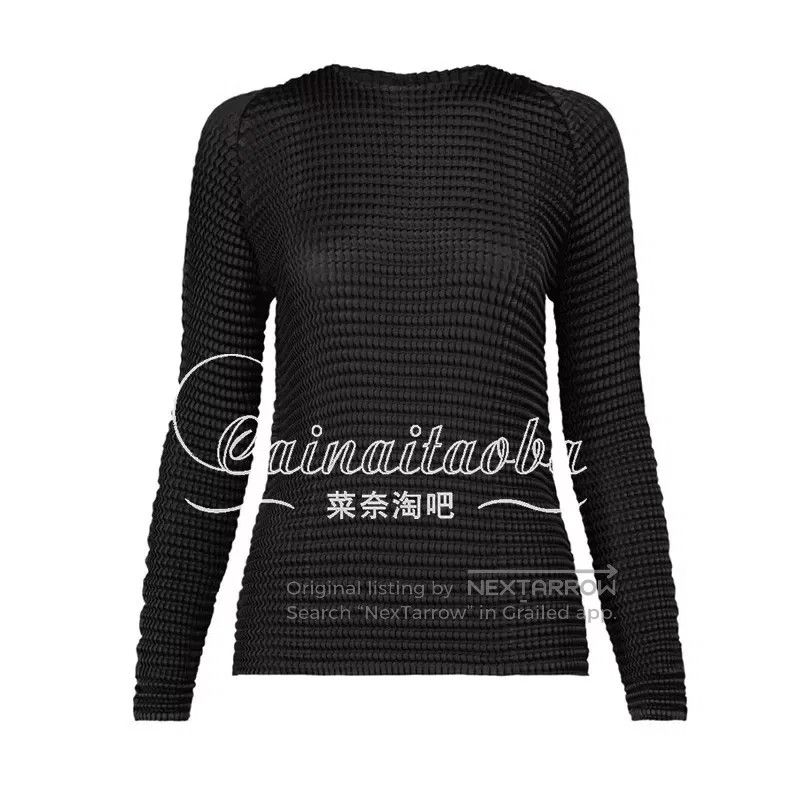 Issey Miyake Issey Miyake Black bubble fish scale top Size M / US 6-8 / IT 42-44 - 1 Thumbnail