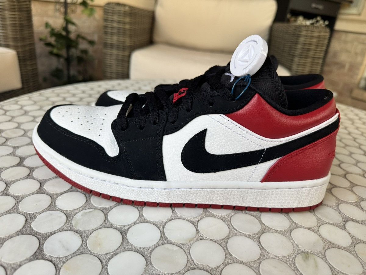 Jordan Brand (2019) 10 Jordan 1 Low Black Toe White OG Size US 10 / EU 43 - 2 Thumbnail