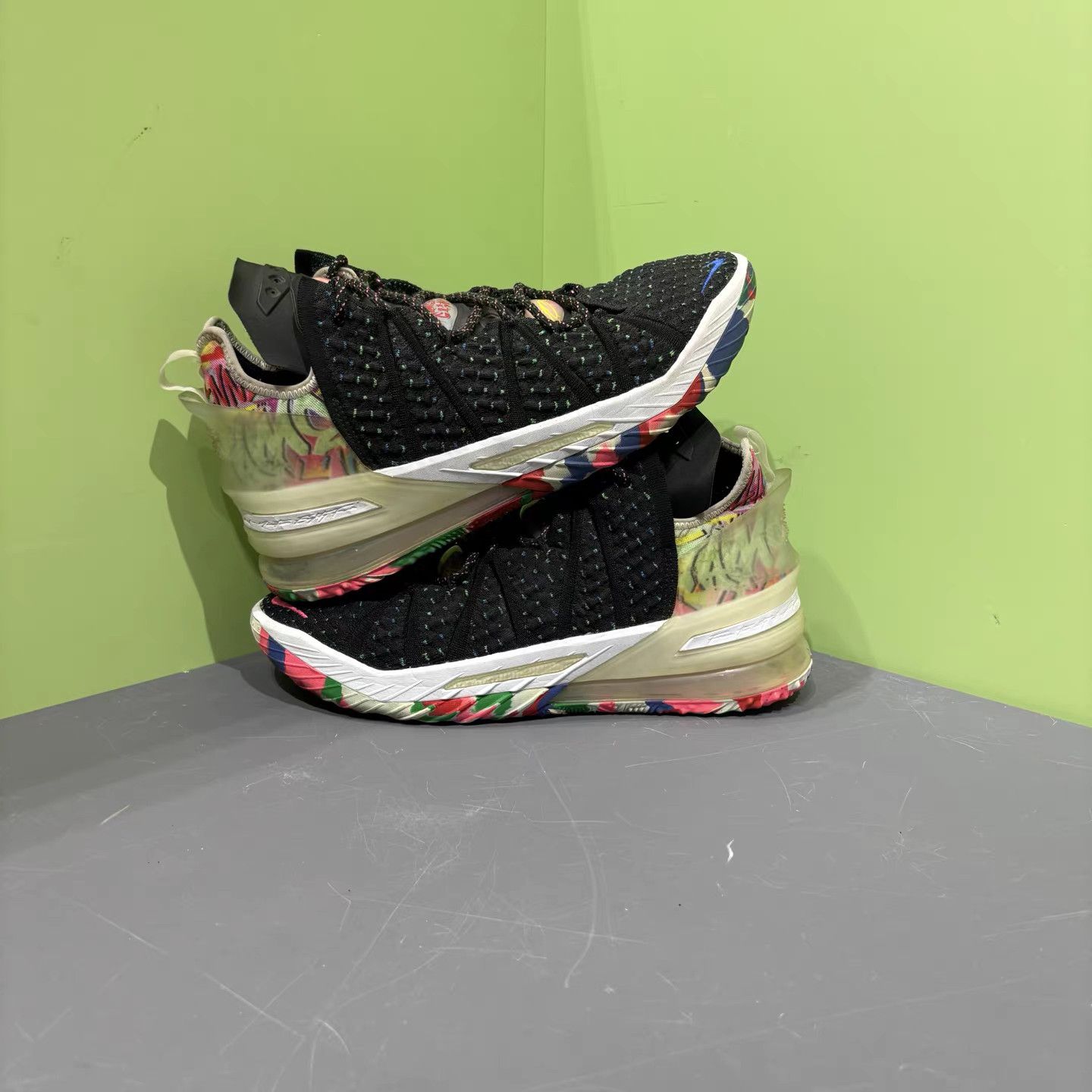 Nike Nike LBJ18 Basketball Shoes K15 Size US 11.5 / EU 44-45 - 4 Thumbnail