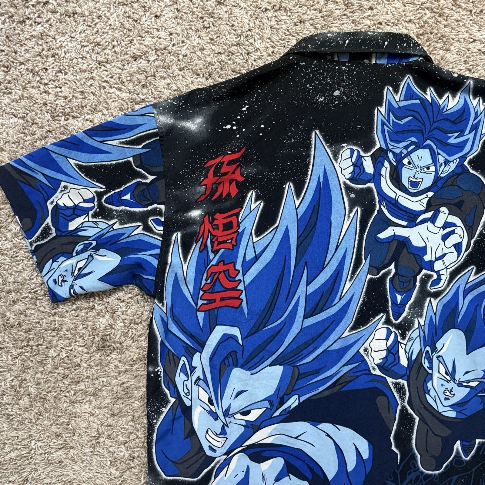 Vintage Vintage 2001 Dragon Ball Z Goku Super Saiyan Button Up Shirt Size US XL / EU 56 / 4 - 7 Thumbnail
