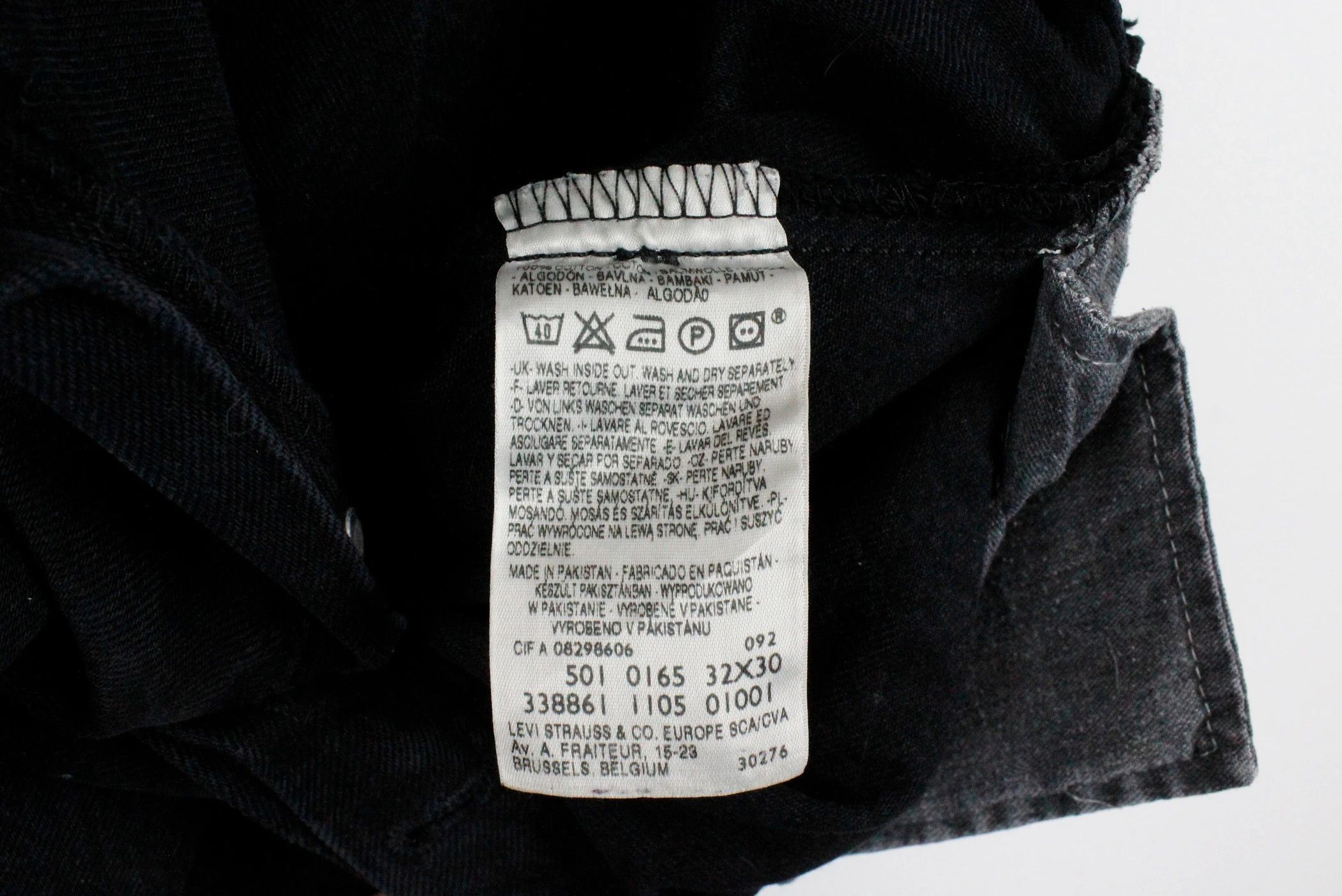 Levi's Vintage Clothing Vintage Levis 501 Red Tab Jeans Black Denim Pants Y2K Size US 32 / EU 48 - 7 Thumbnail