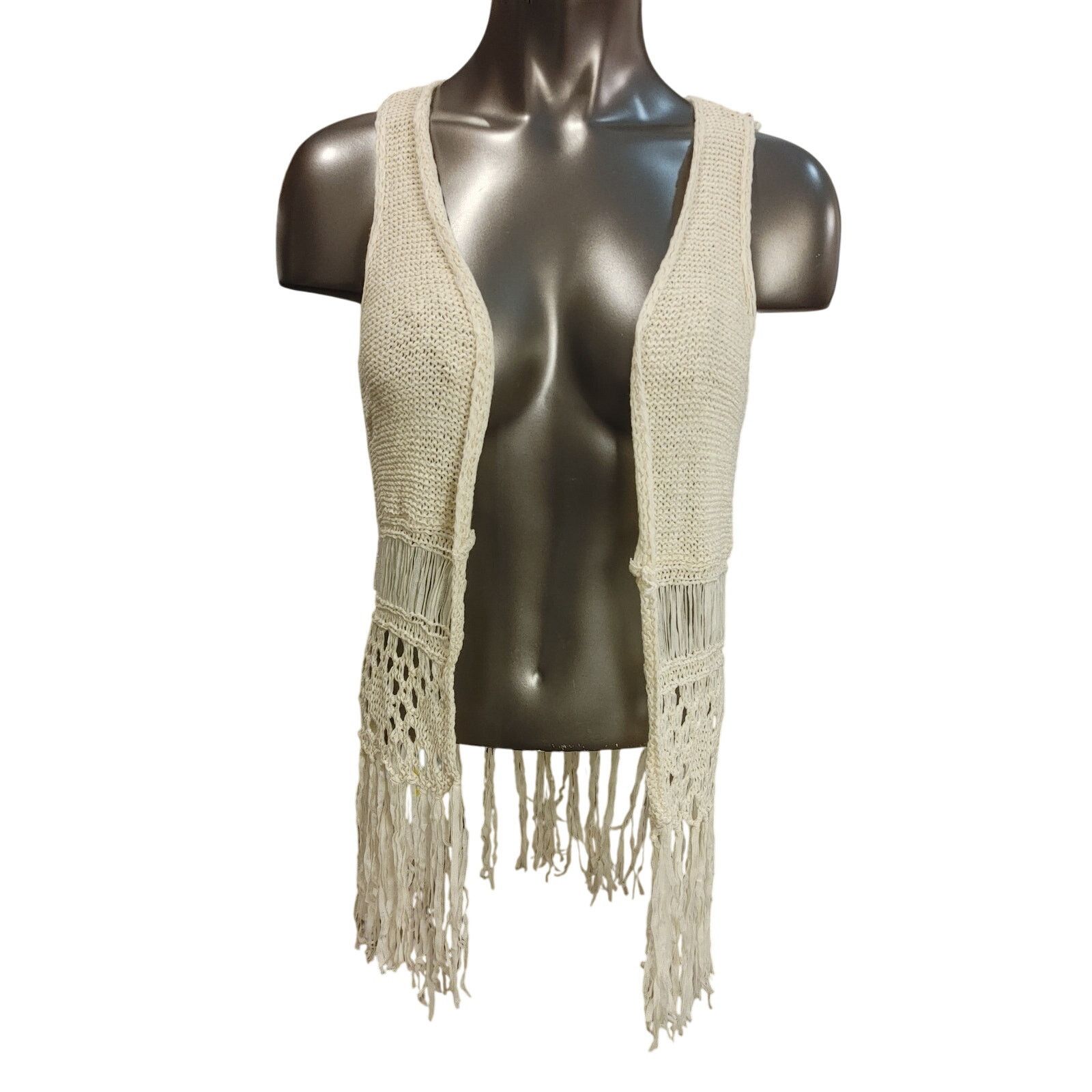 Other It's Our TIme Women's M Off-White Knit Tasseled Boho Vest Size M / US 6-8 / IT 42-44 - 1 Thumbnail