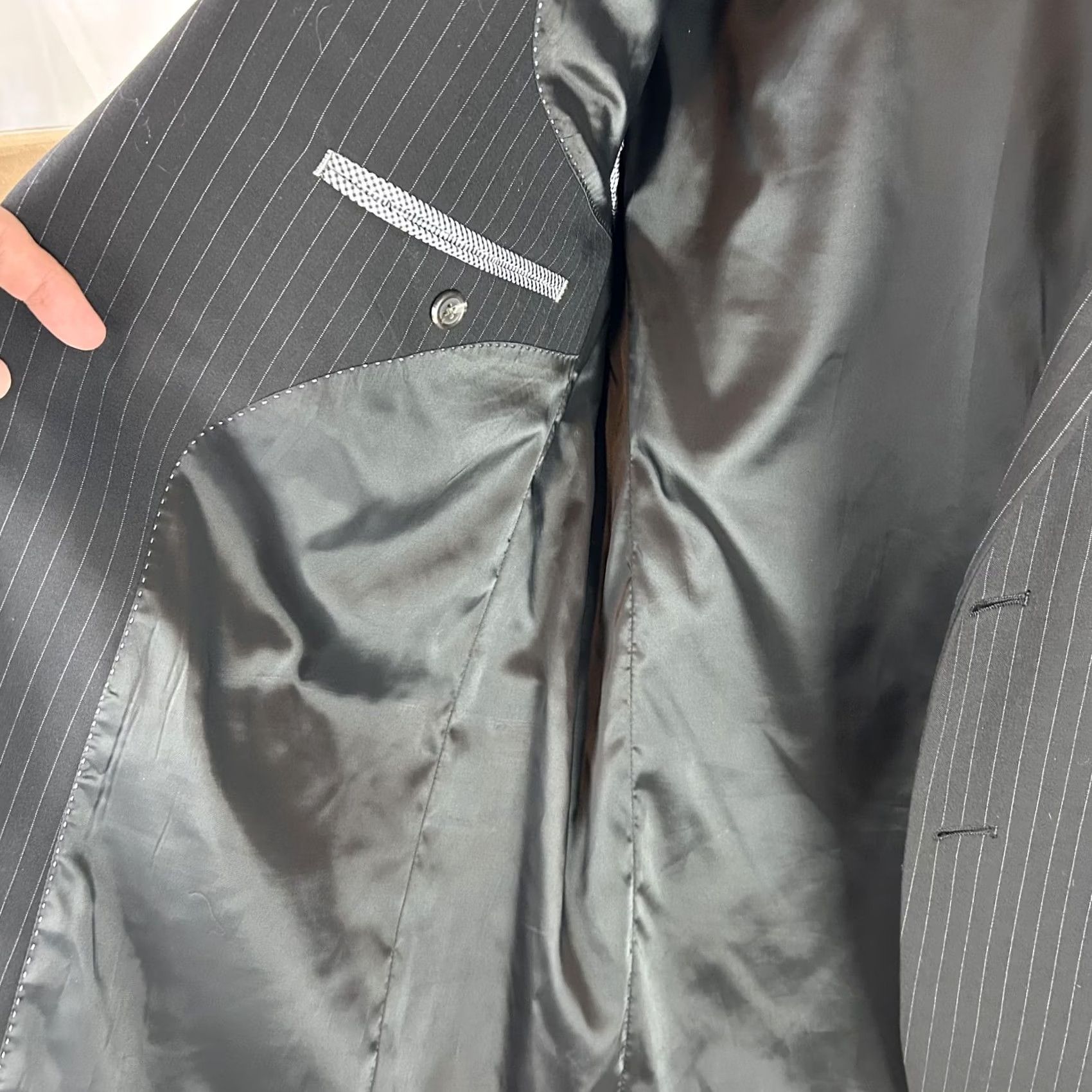 Chaps VINTAGE CHAPS Blazer Mens 42R Black Pinstripe 2 Button Notch Lapel Wool Blend Jacket Size 42R - 4 Thumbnail