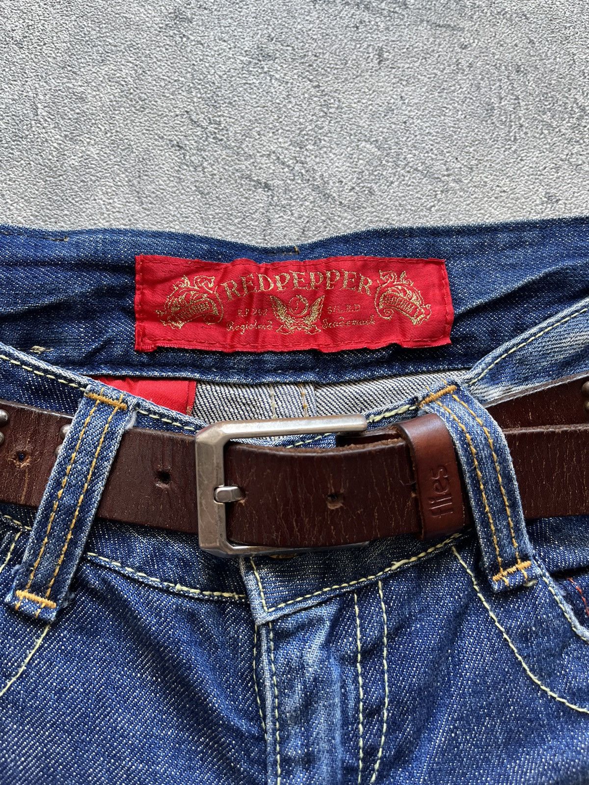 Tornado Mart 2000s RED PEPPER BUCKLE BACK FADED FLARE JEAN Size US 31 - 5 Thumbnail